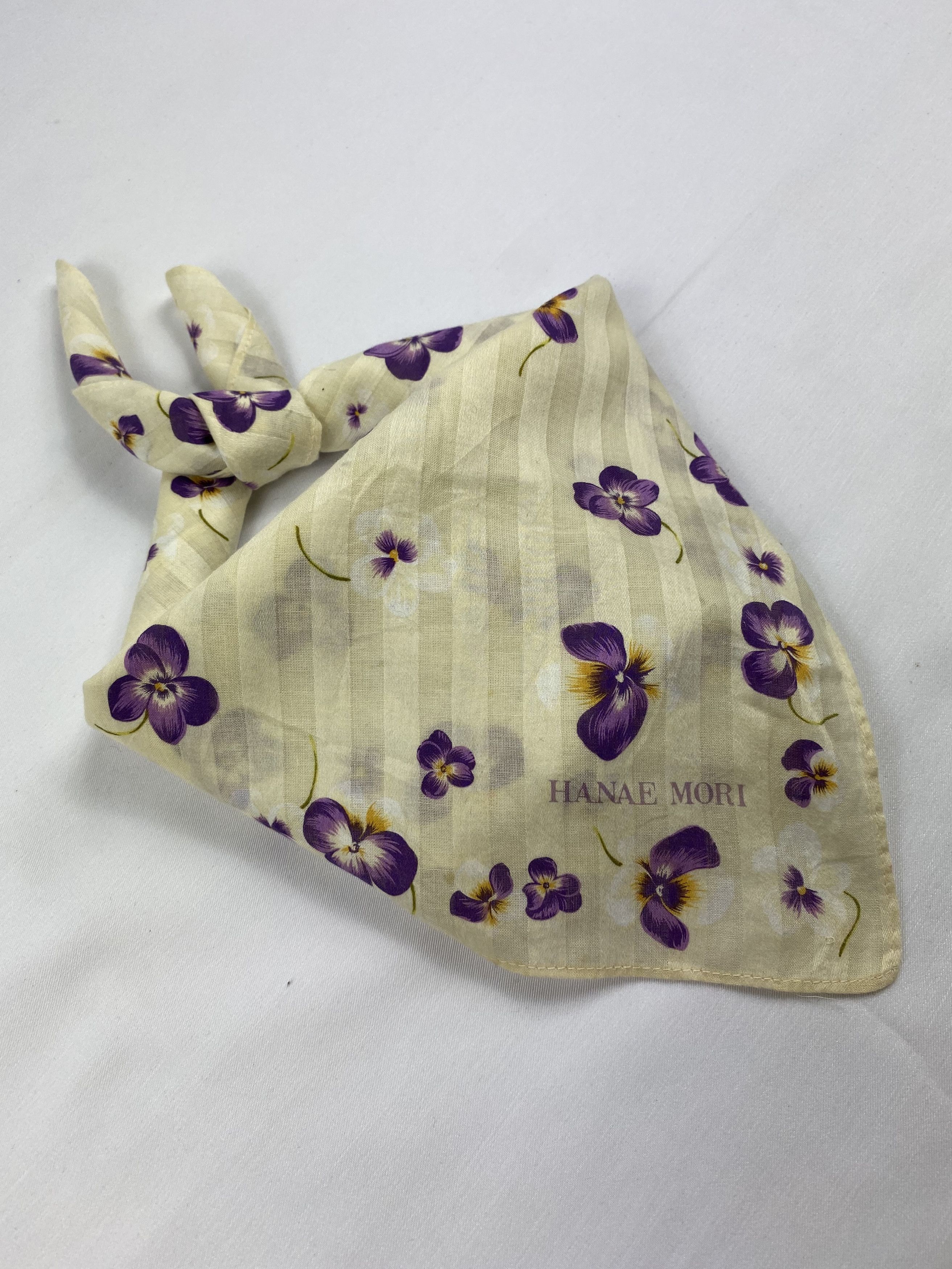 Hanae Mori × Japanese Brand × Vintage Hanae Mori Handkerchief / Bandana / Neckerchief Size ONE SIZE - 1 Thumbnail