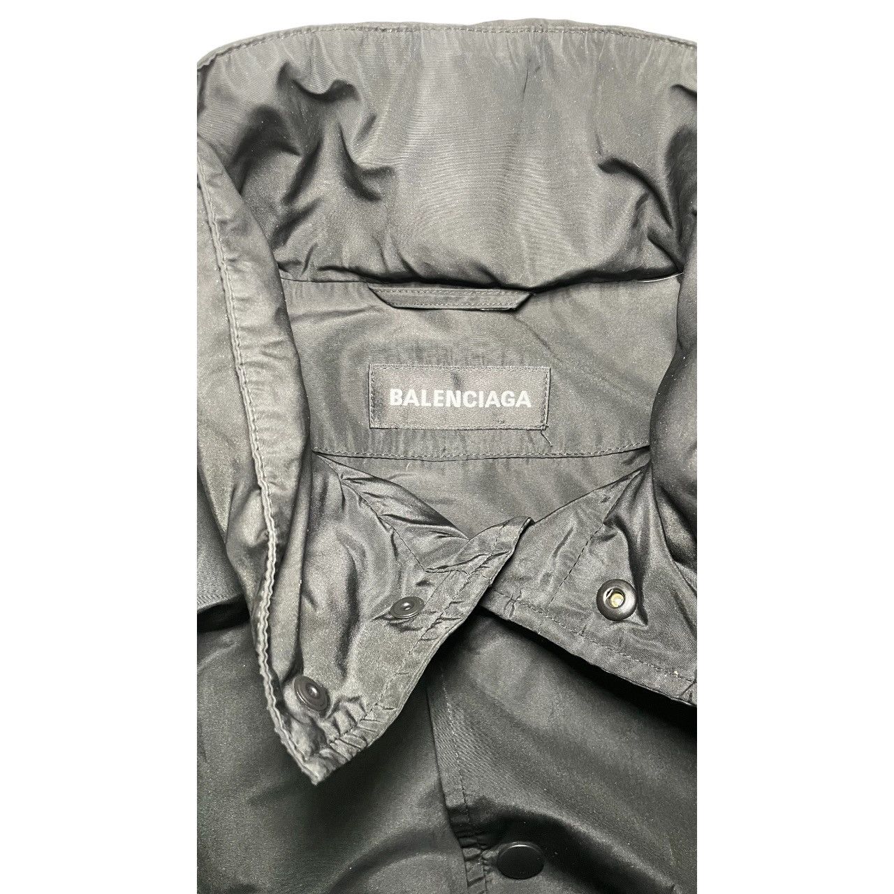 Balenciaga 2018 Balenciaga Tattoo Back Black Coach Jacket Sz 44 Size US S / EU 44-46 / 1 - 4 Thumbnail