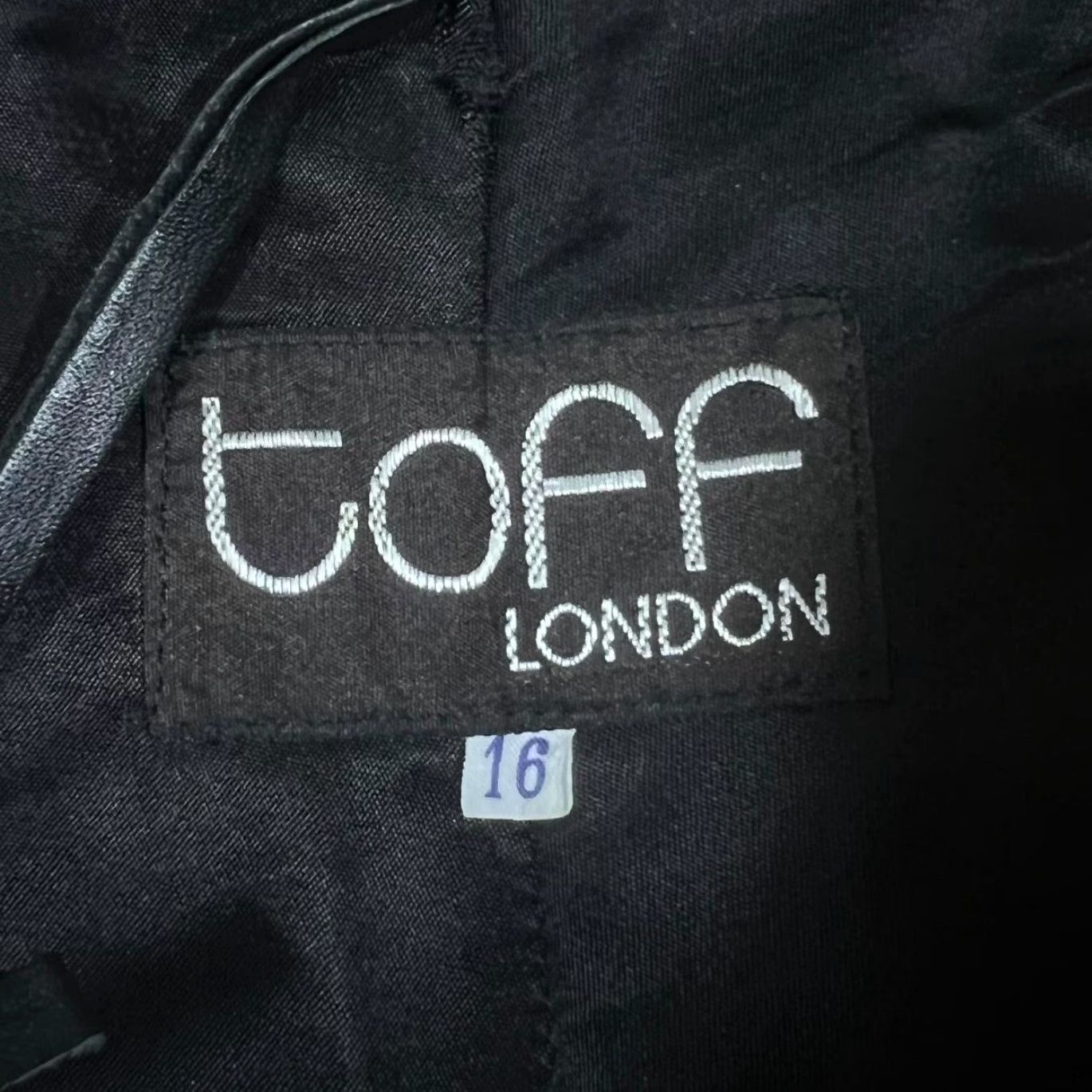 Toffs VINTAGE TOFF LONDON Made In Brazil Genuine Real Black Leather Motorcycle Trousers 30W Women's Trousers Motorcycle Black Leather 90s Style Mens Womens Size 30" / US 8 / IT 44 - 4 Thumbnail
