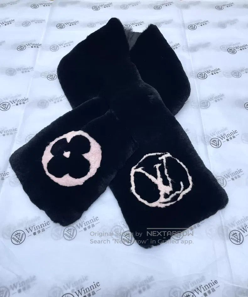 Louis Vuitton Louis Vuitton Black and pink jacquard logo fur scarf Size ONE SIZE - 1 Thumbnail