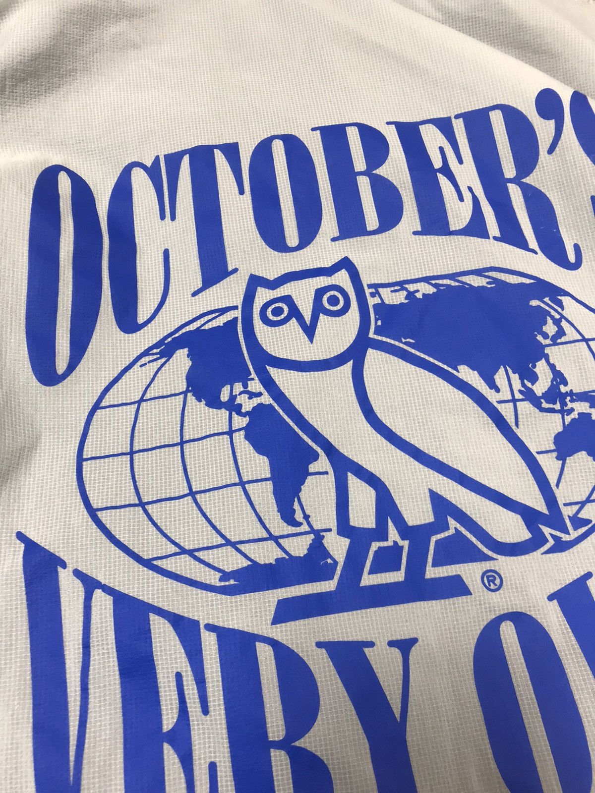 Drake 2021 OVO Globe Logo lightweight windbreaker White Size US M / EU 48-50 / 2 - 7 Thumbnail