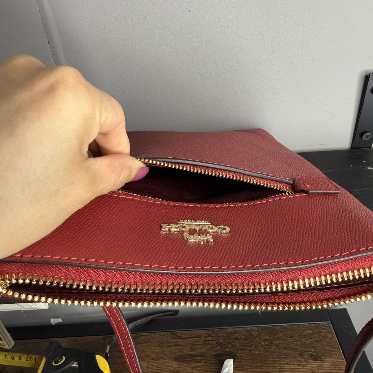 Coach Coach Red Leather Crossbody with Gold Hardware Size ONE SIZE - 6 Thumbnail