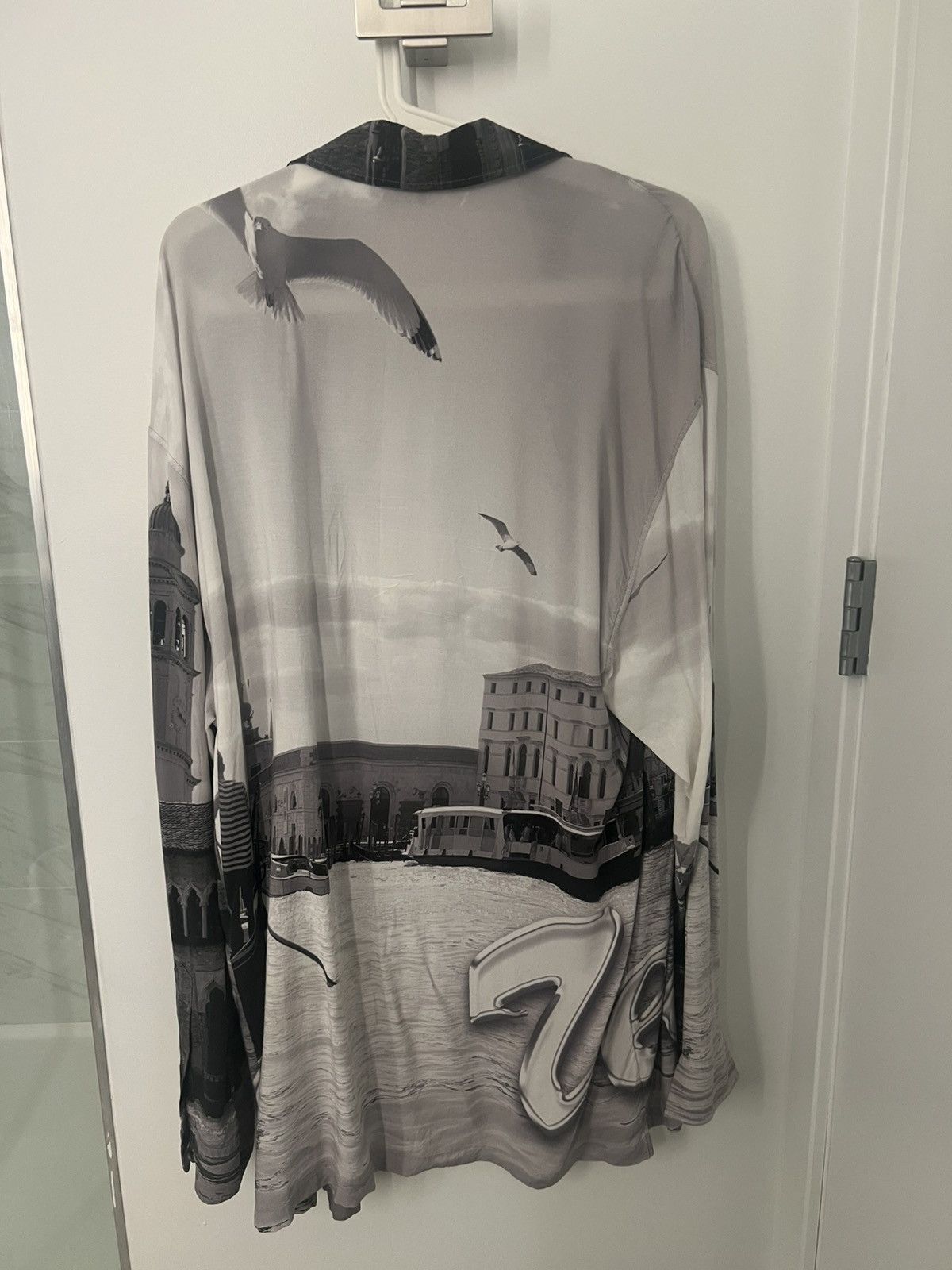 Balenciaga Balenciaga Wardrobe Unifit Graphic Shirt XXS Size XXS / US 00 / IT 34 - 3 Thumbnail