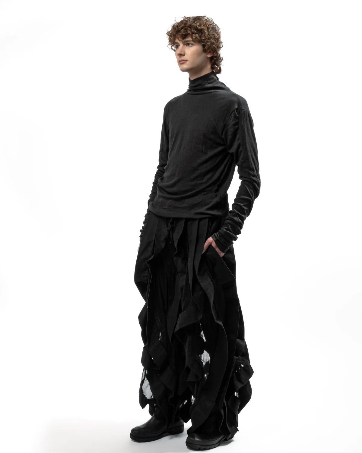 Jordan Arthur Smith Jordan Authur Smith BLACK SINGLE-LAYER TURTLENECK Size US M / EU 48-50 / 2 - 4 Thumbnail