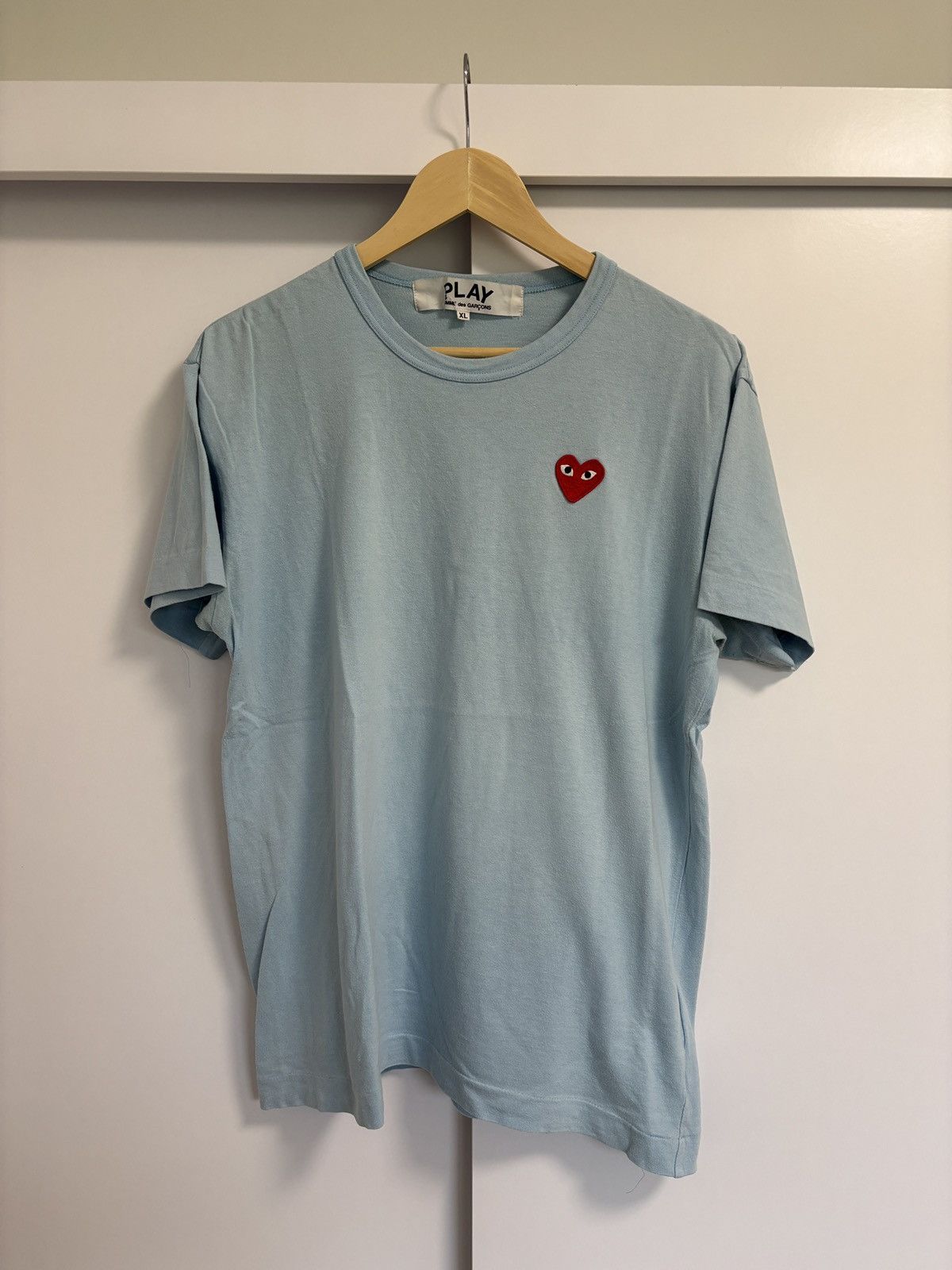Comme des Garcons × Comme des Garcons PLAY CDG Play T-shit in Baby Blue Size US L / EU 52-54 / 3 - 1 Thumbnail