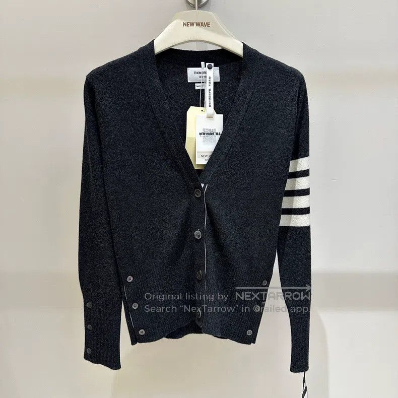 Thom Browne Thom Browne Classic Four Stripe Cashmere Cardigan - Dark G Size US M / EU 48-50 / 2 - 1 Thumbnail