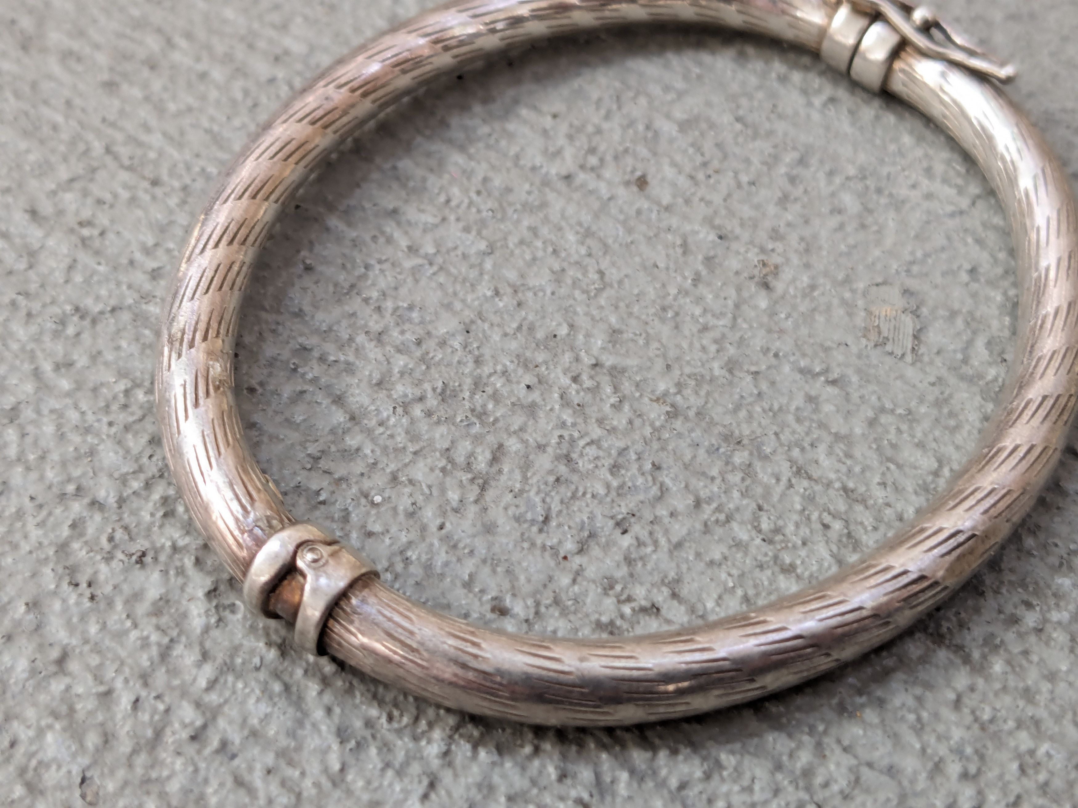 Jewelry Vintage Sterling Silver Bracelet Bangle 6.75" Hinge Italy Size ONE SIZE - 9 Thumbnail