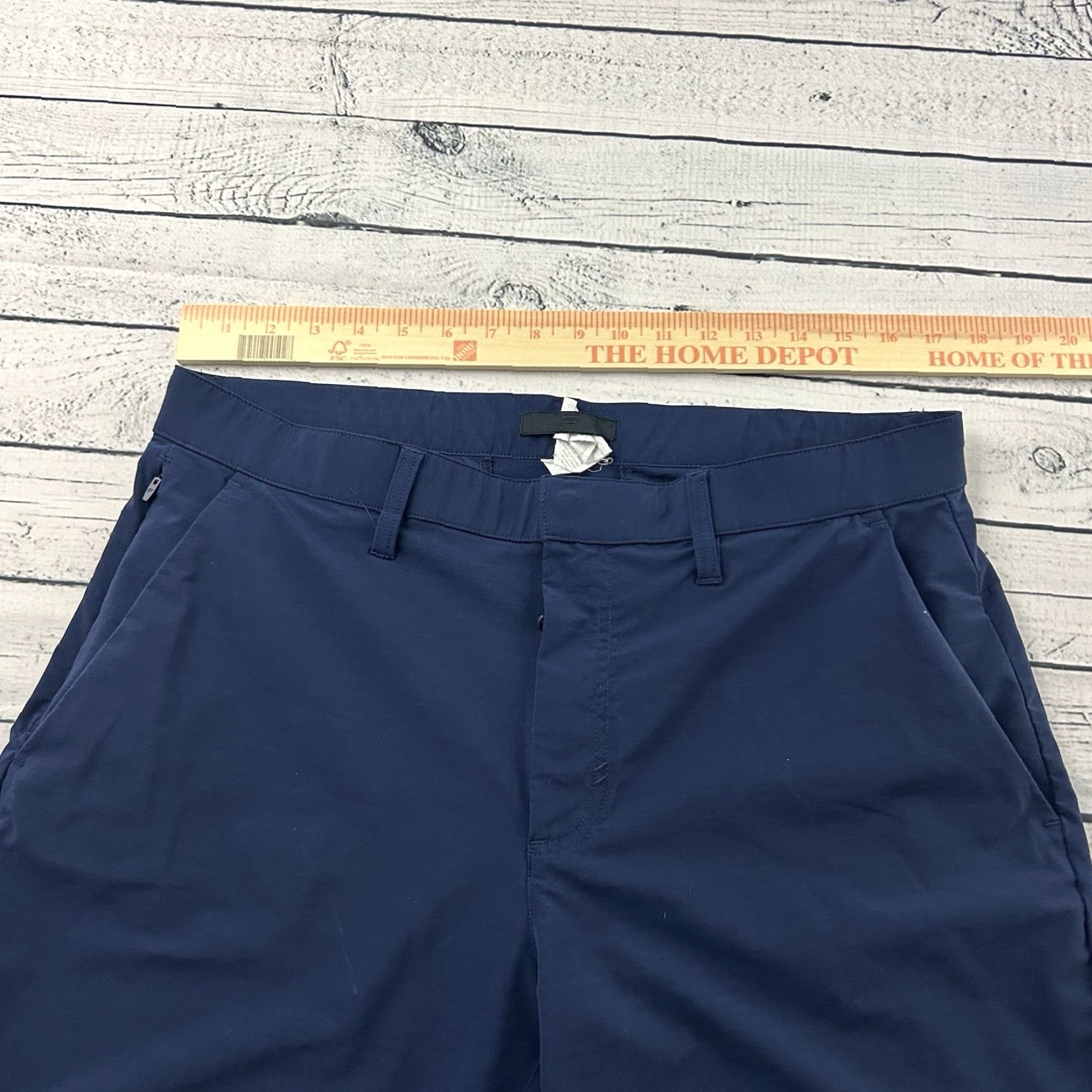Fabletics Fabletics Casual Flat Front Shorts Men L Blue 7" Chino Flat Front Inseam 7 in Casual Shorts Mens Blue 7" Size US 33 - 4 Thumbnail
