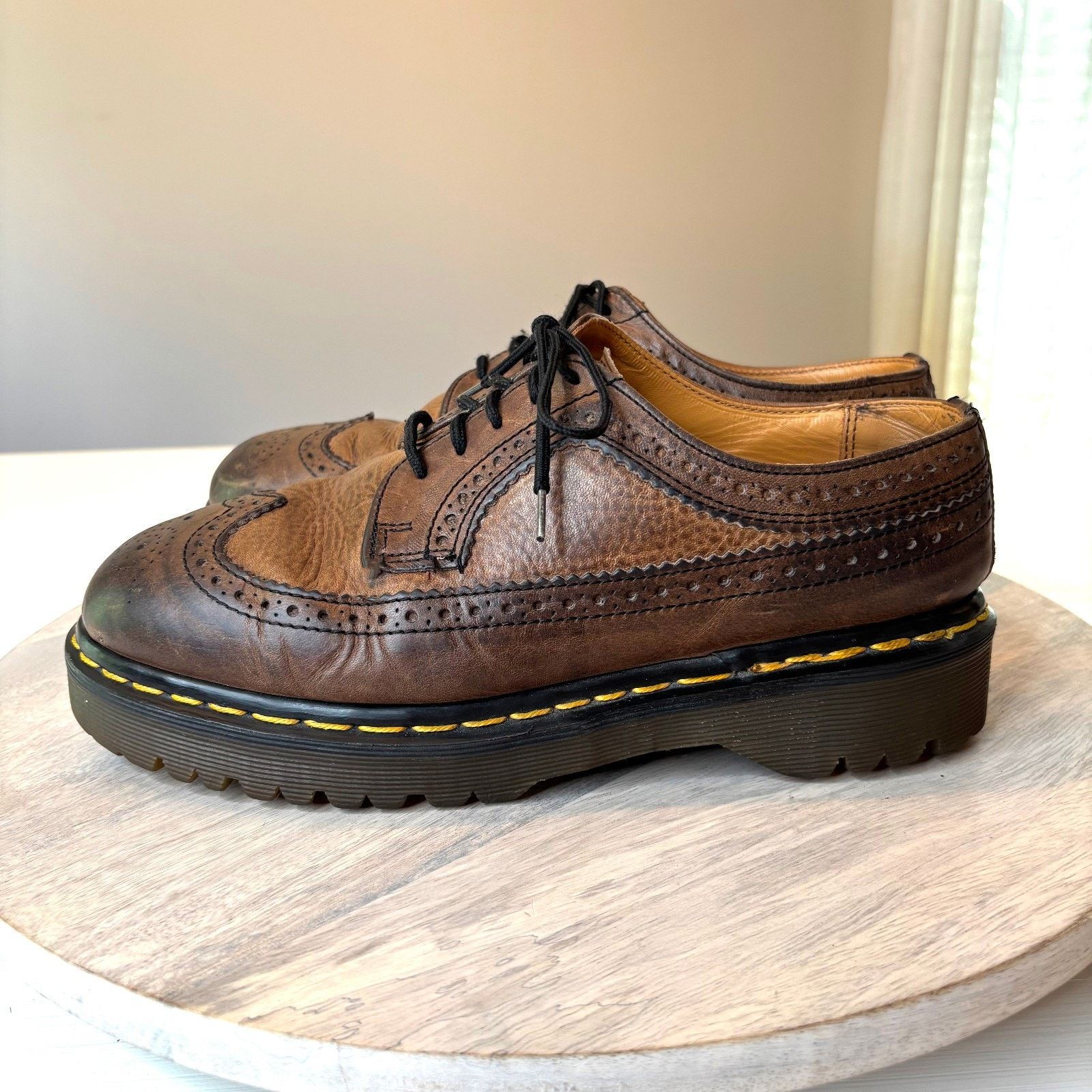 Dr. Martens Dr. Martens Vintage England Brown Brogue Oxford Shoes Size 7 Size US 7 / EU 40 - 2 Thumbnail
