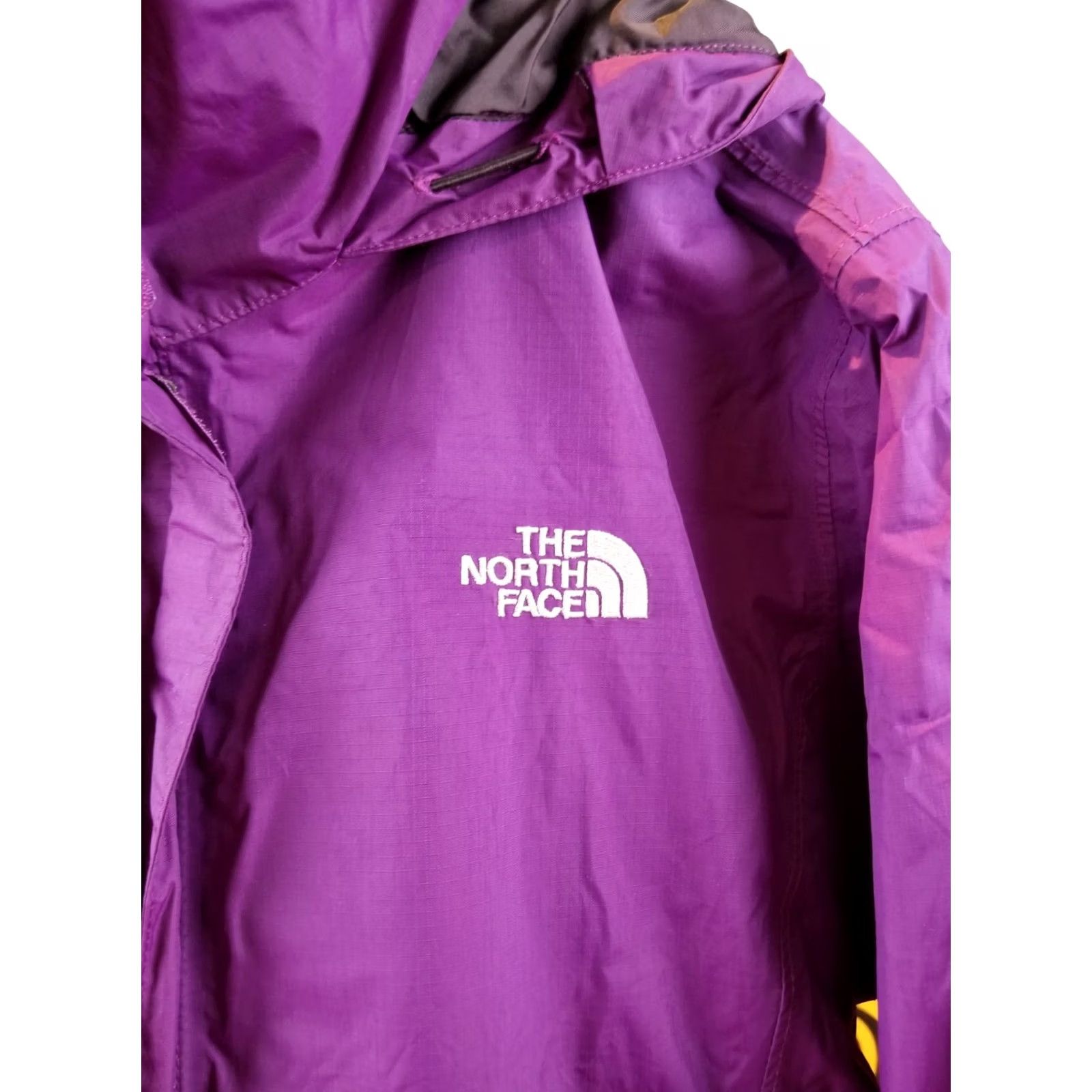 The North Face VINTAGE The North Face PURPLE HYVENT WATERPROOF SKI JACKET WOMENS XLARGE Jacket Size XL / US 12-14 / IT 48-50 - 2 Thumbnail