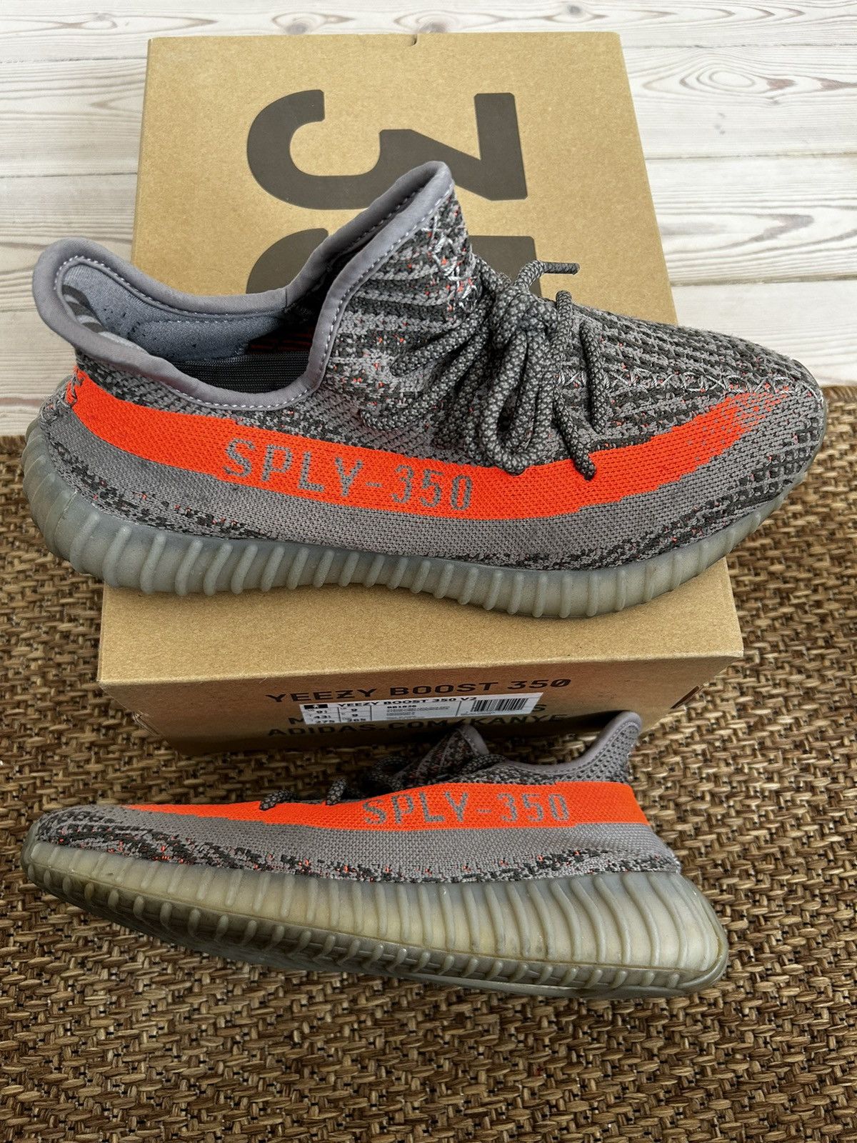 Yeezy Yeezy Boost 350 Beluga v2 Size US 9.5 / EU 42-43 - 2 Thumbnail