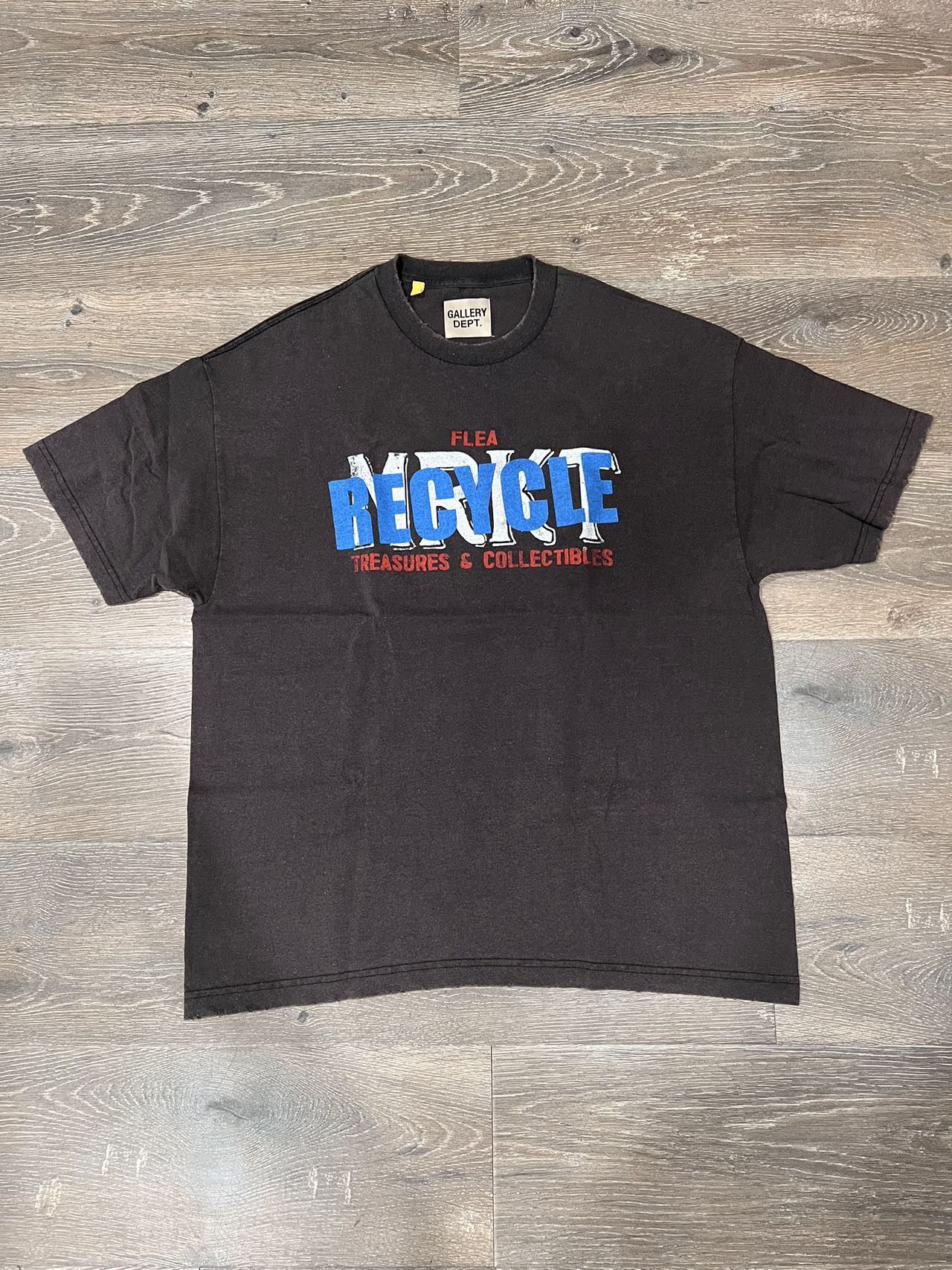 Gallery Dept. Gallery dept. x MRKT Miami exclusive tee sz L Size US L / EU 52-54 / 3 - 1 Thumbnail