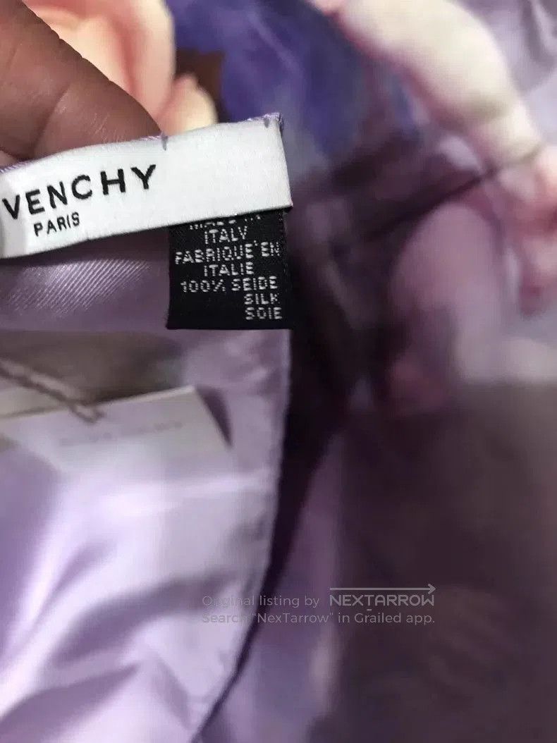 Givenchy Givenchy Silk Scarf with Dog Print . Size ONE SIZE - 9 Thumbnail