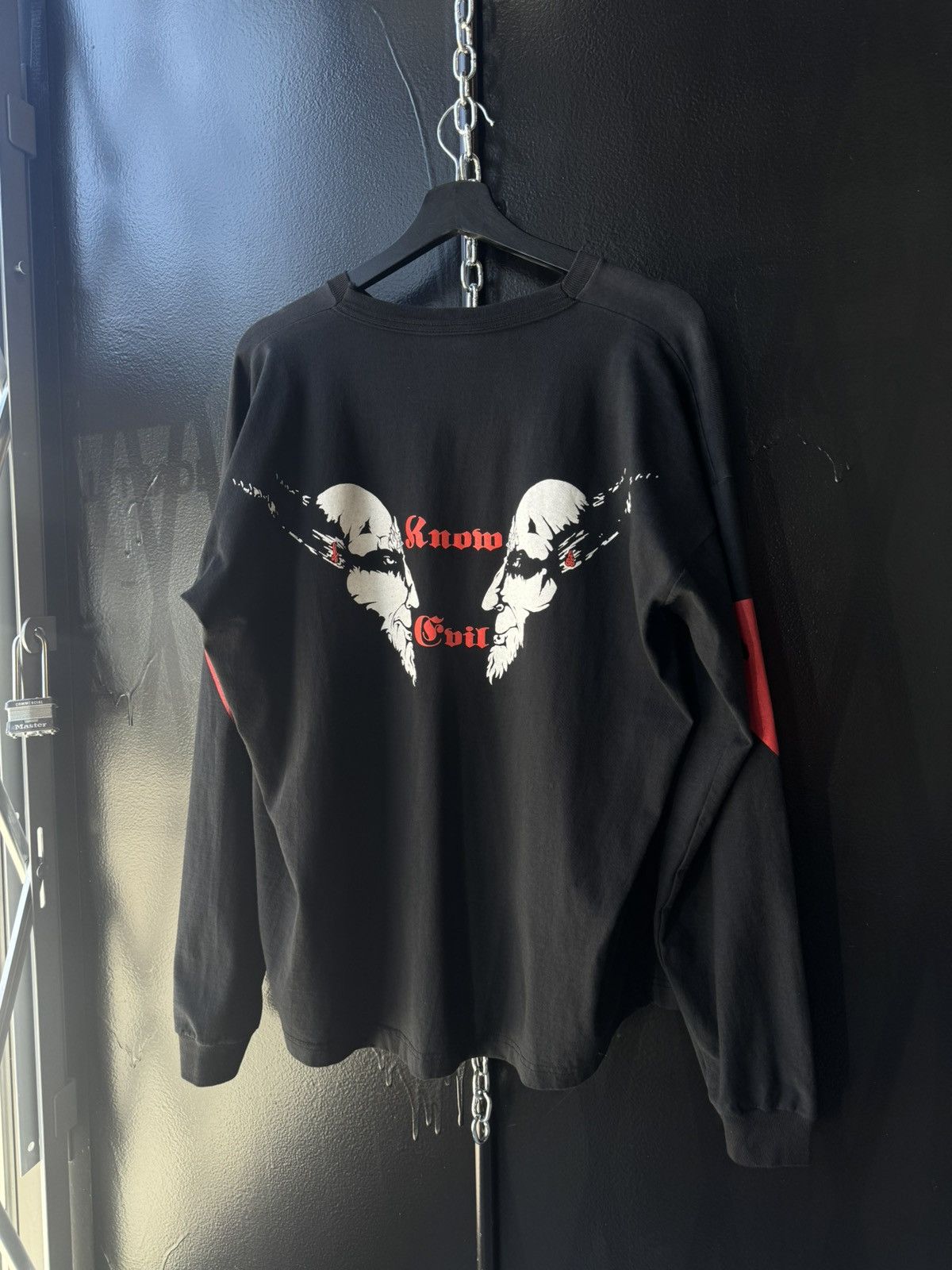 Vintage Vintage 1995 Venom/cronos “know evil” longsleeve Size US L / EU 52-54 / 3 - 3 Thumbnail
