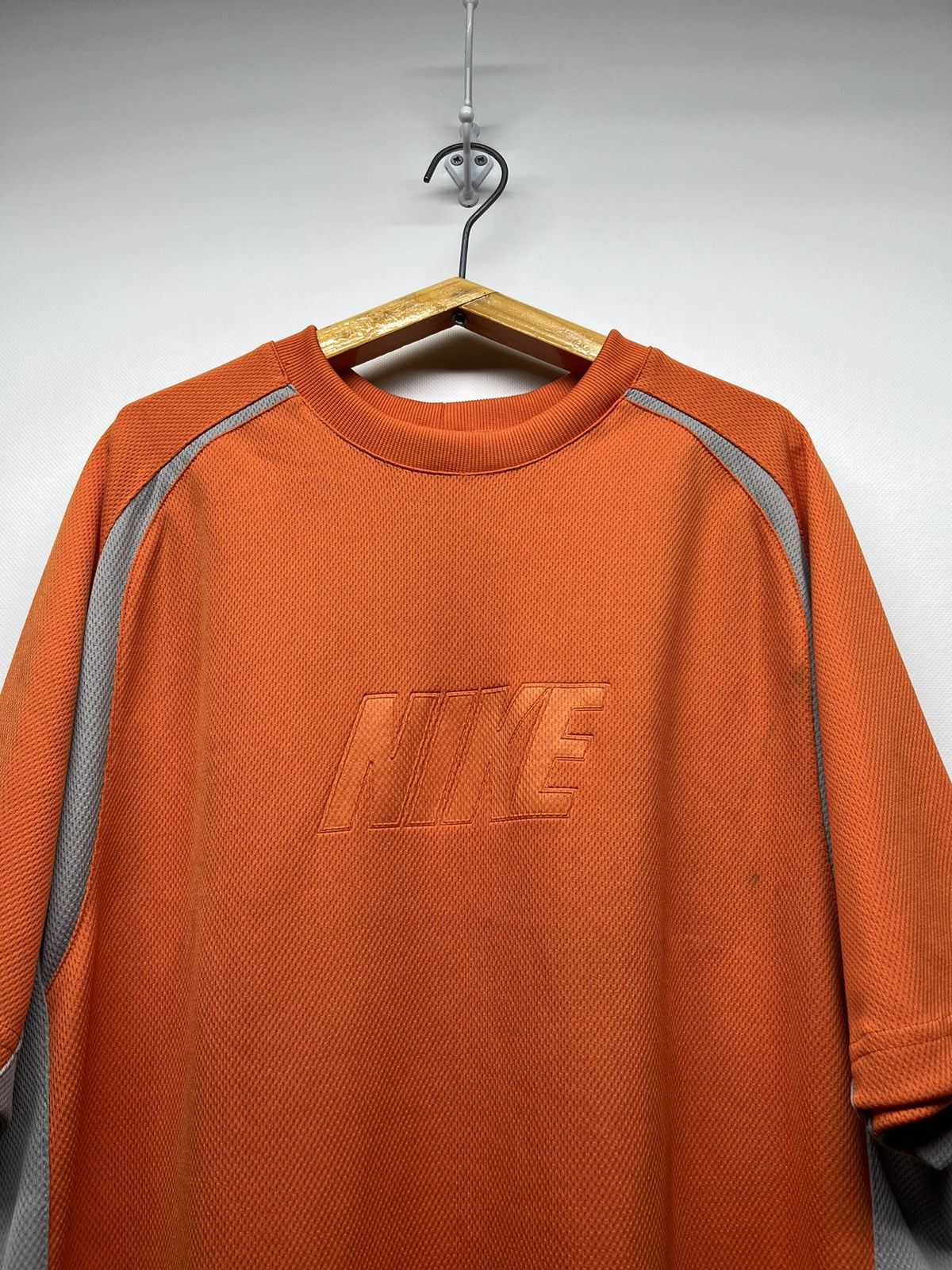 Nike × Vintage Vintage Y2k Nike 🧡 Faded Spell Out Big Logo T-Shirt 00’s Size US L / EU 52-54 / 3 - 2 Thumbnail