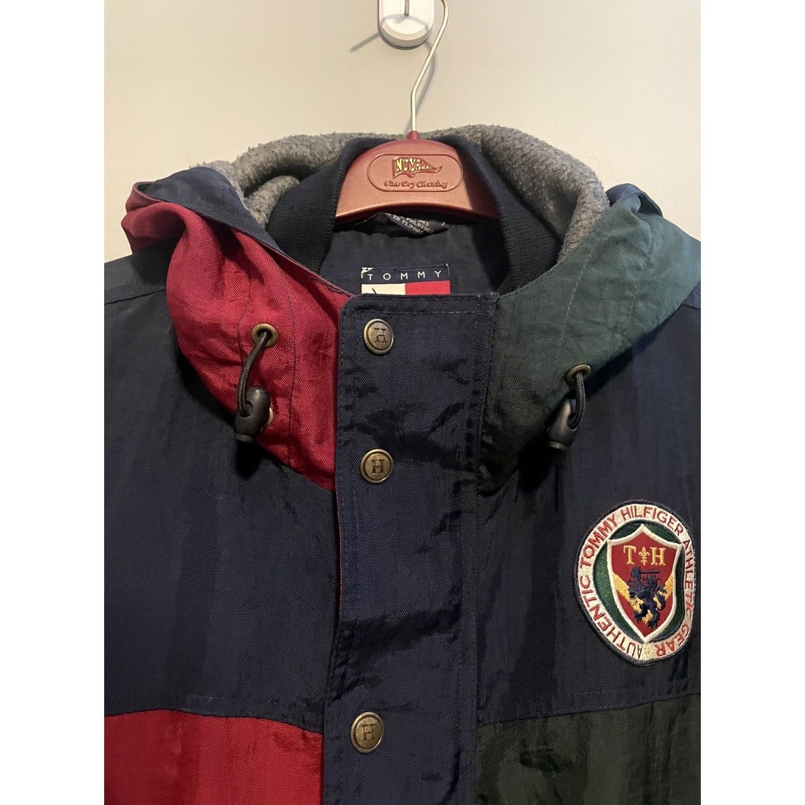 Tommy Hilfiger Vintage Tommy Hilfiger Athletic Gear Crest Coat Jacket Small Patch (C19) Size US S / EU 44-46 / 1 - 3 Thumbnail