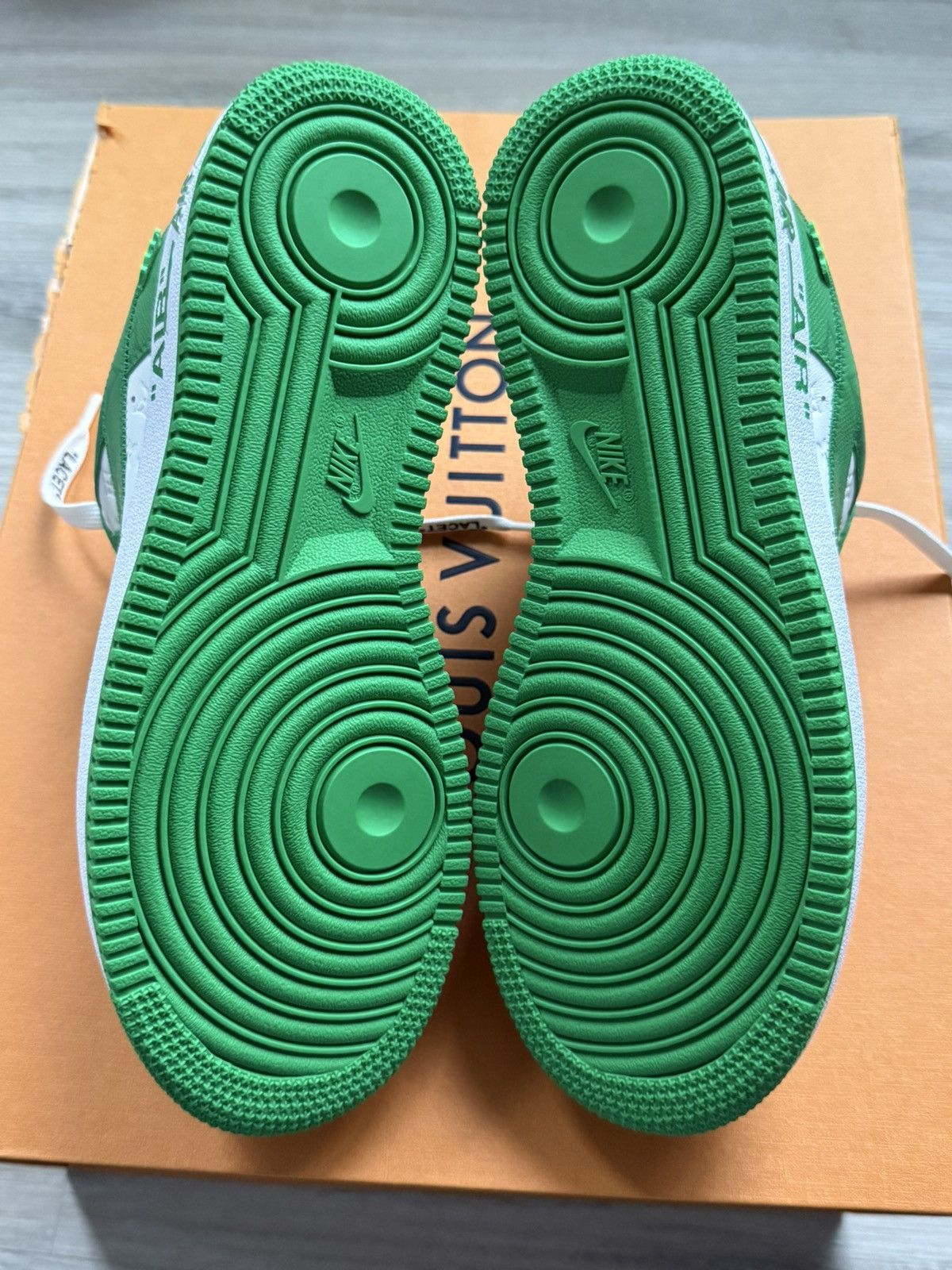 Louis Vuitton LV Nike Air Force 1 Green Monogram Size US 6.5 / EU 39-40 - 10 Thumbnail