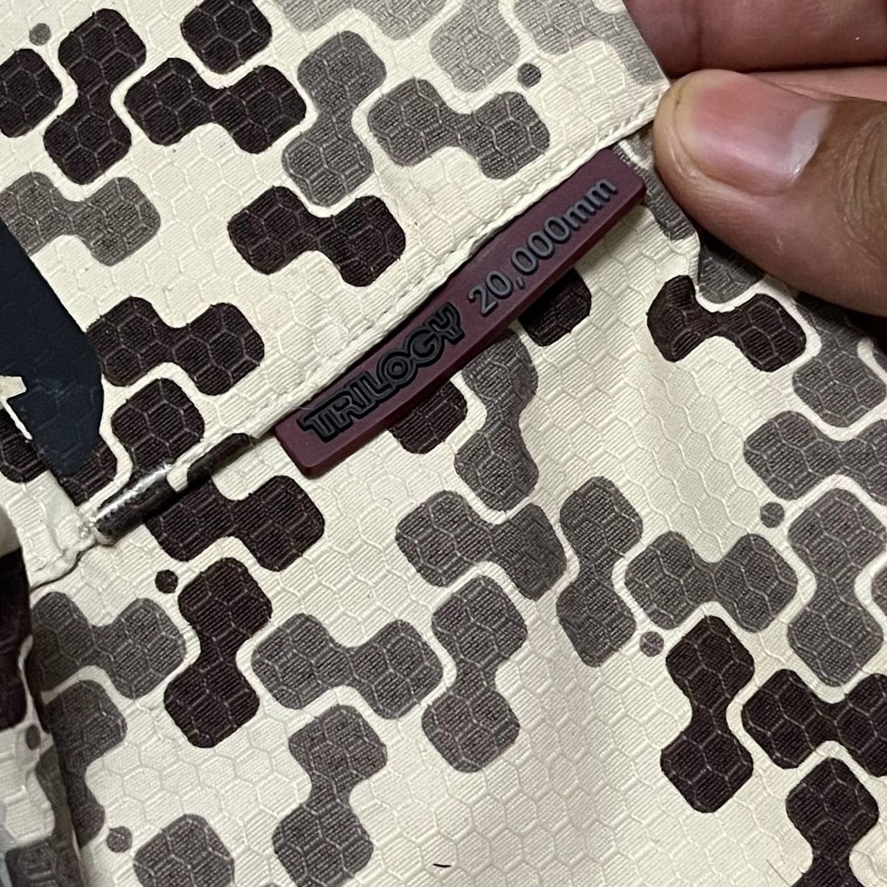 Japanese Brand Vintage Ripzone Technology Trilogy Camo Hooded Jacket Size US L / EU 52-54 / 3 - 11 Thumbnail