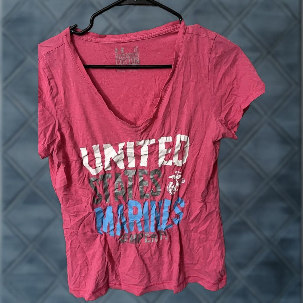 Under Armour Under Armour Marine Corps T-Shirt Women's Large Pink V-Neck Short Sleeve Athleisure Size L / US 10 / IT 46 - 1 Thumbnail