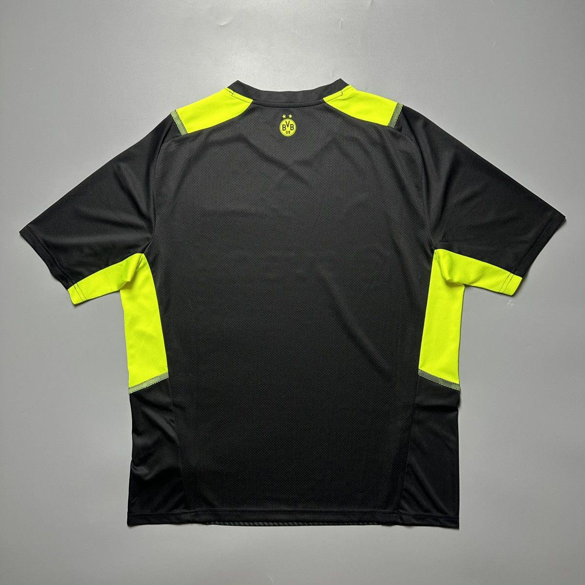 Puma BORUSSIA DORTMUND PUMA 2021/2022 FOOTBALL TRAINING JERSEY Size US XL / EU 56 / 4 - 8 Thumbnail