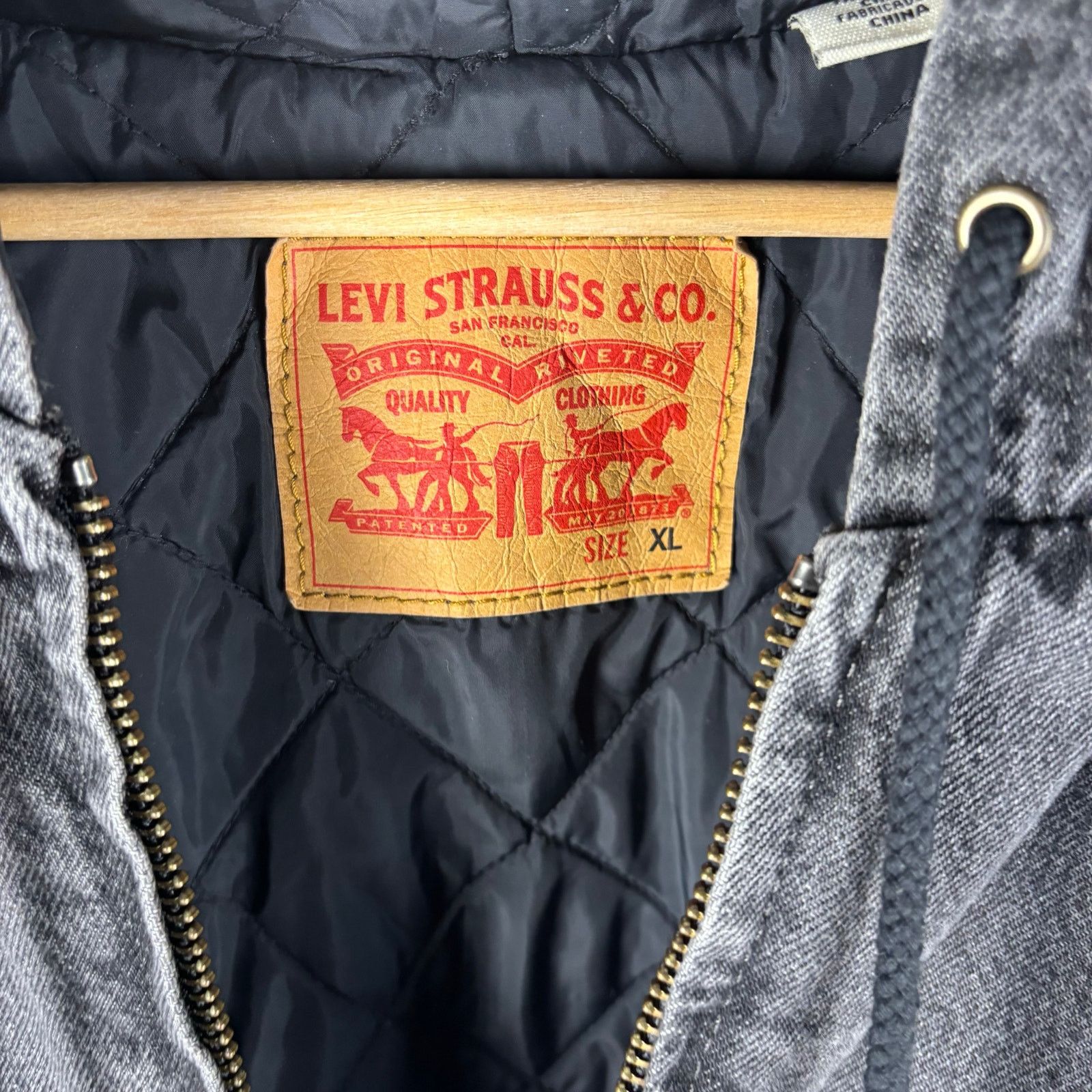 Levi's Levis Strauss Hooded Denim Workwear XL Black Quilted Jacket Size US XL / EU 56 / 4 - 4 Thumbnail