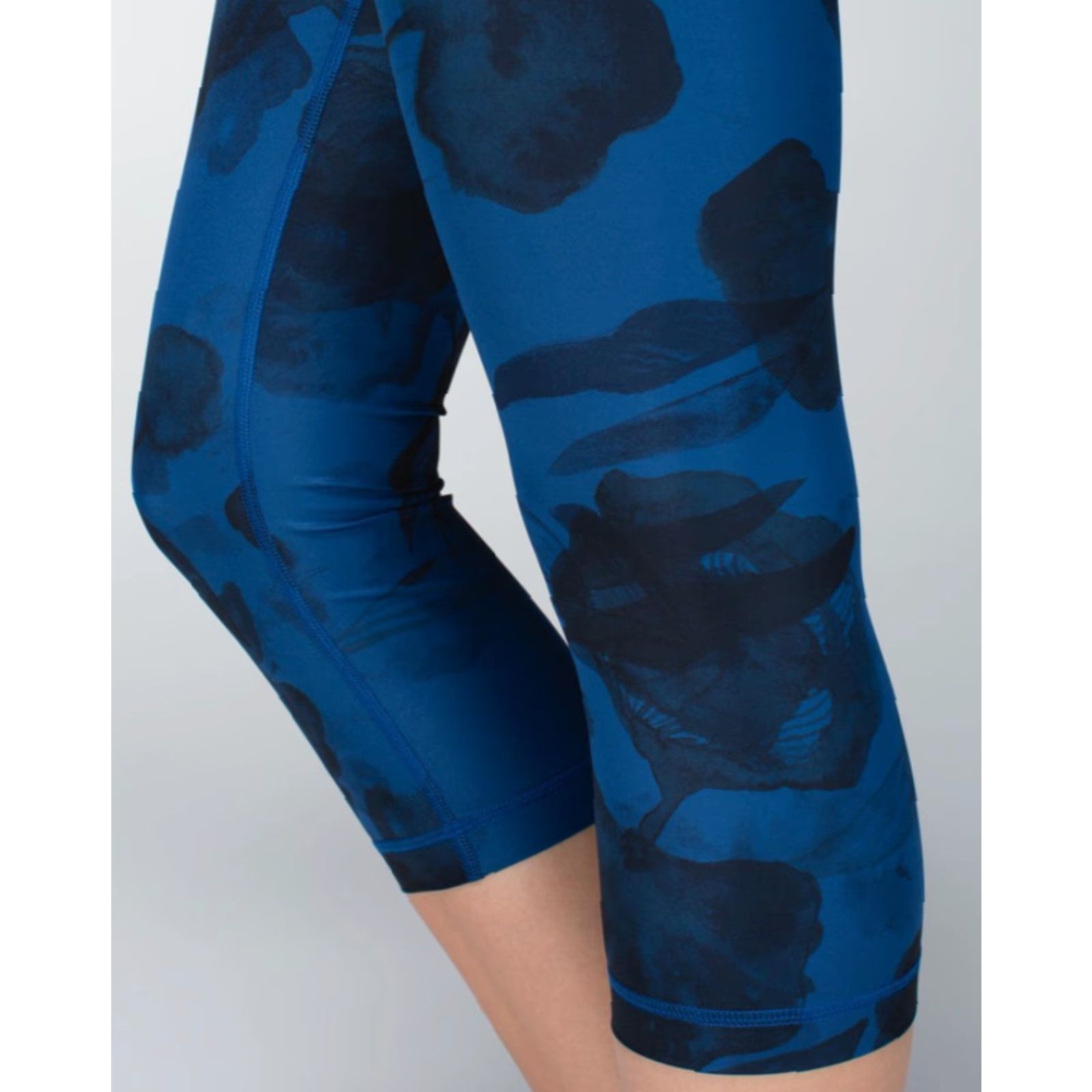 Lululemon Lululemon Wunder Under Pant Full-On Luxtreme Inky Floral Black Inkwell 6 Pant Womens Yoga Slim Skinny 27in 31in Inseam Multicolor 2010-2019 Size 28" / US 6 / IT 42 - 4 Thumbnail