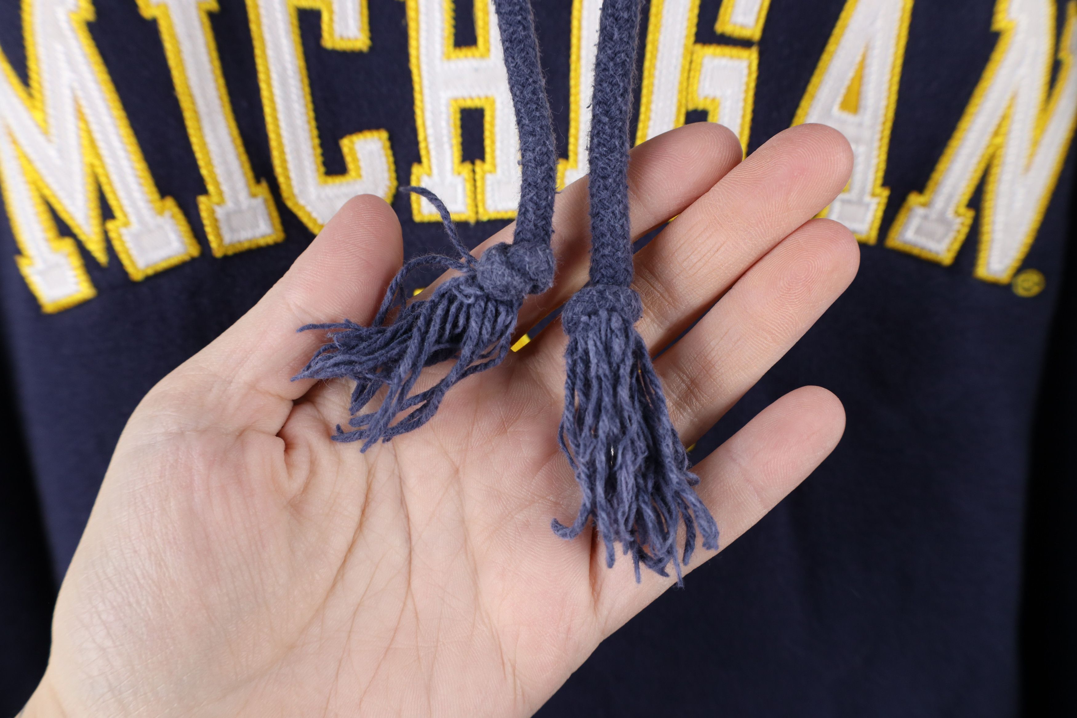 Vintage Vintage 90s Out University of Michigan Hoodie Sweatshirt Size M / US 6-8 / IT 42-44 - 4 Thumbnail