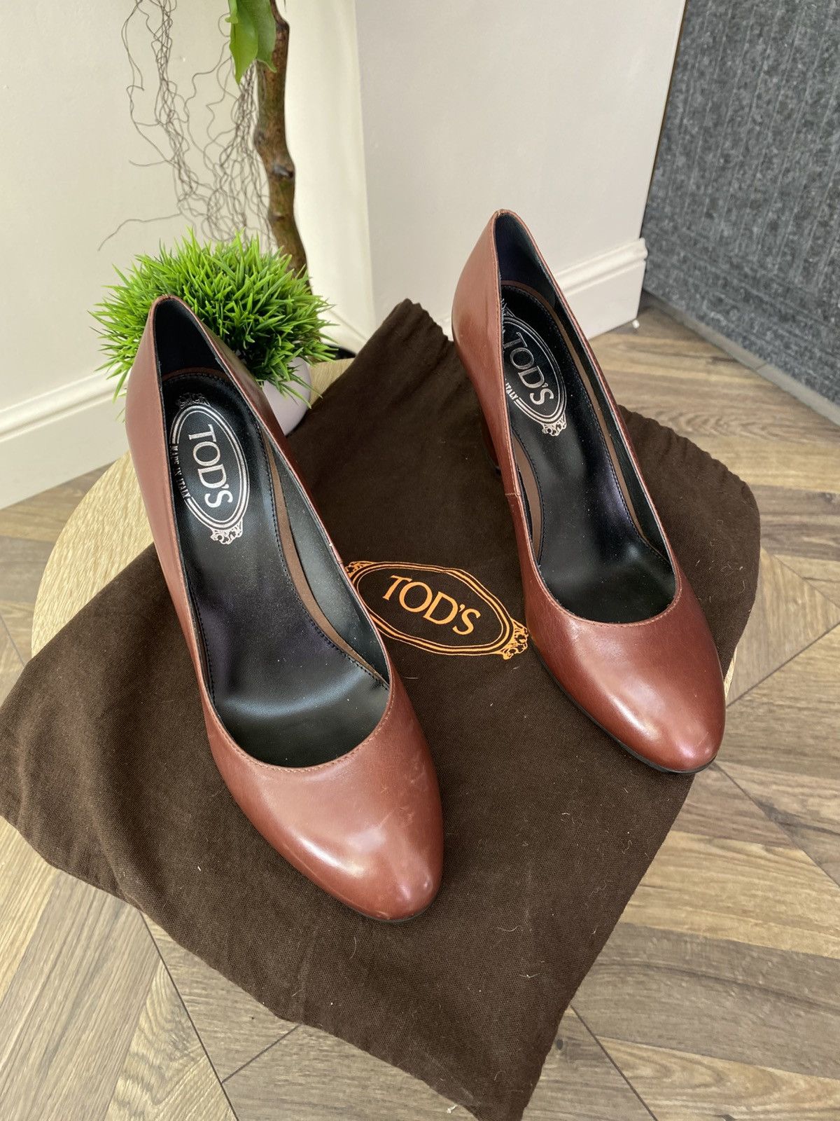 Tod's Vintage Tod's Women's Slip On Burgundy Leather Wedge Pump Size US 9 / IT 39 - 1 Thumbnail