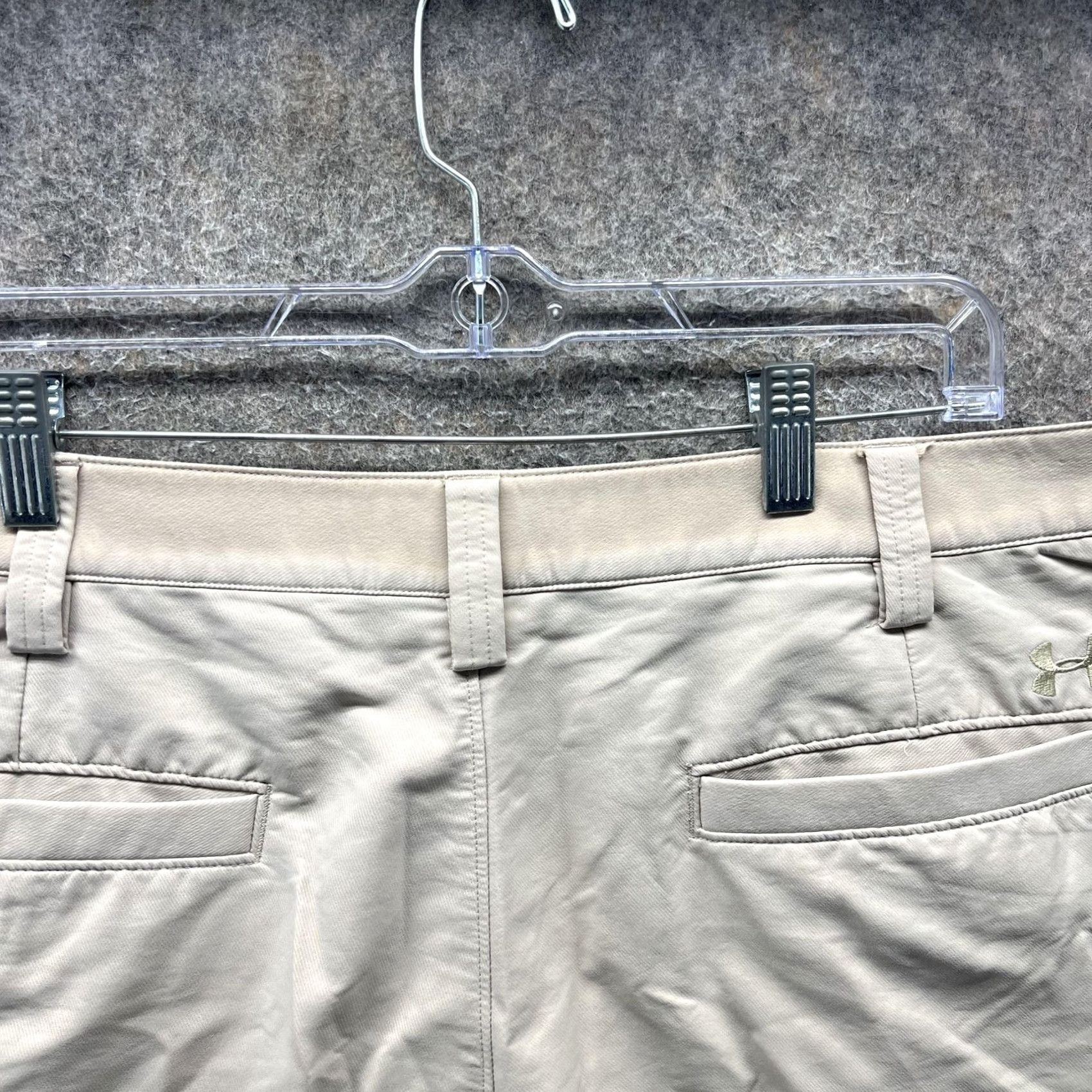 Under Armour Under Armour Shorts Mens 38 Khaki Golf Chino Lightweight Stretch Performance UA Waist 38 Inseam 10in Regular Pocketed Knit Twill Casual Athletic Mens Size US 38 / EU 54 - 3 Thumbnail
