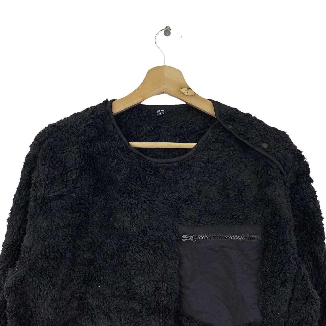 Uniqlo Vtg UNIQLO JAPAN Minimalist Black Sherpa Fleece Sweater Size US M / EU 48-50 / 2 - 3 Thumbnail