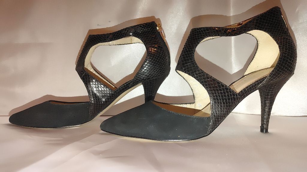 Marc Fisher Marc Fisher Heels Size 6M Size US 6 / IT 36 - 3 Thumbnail