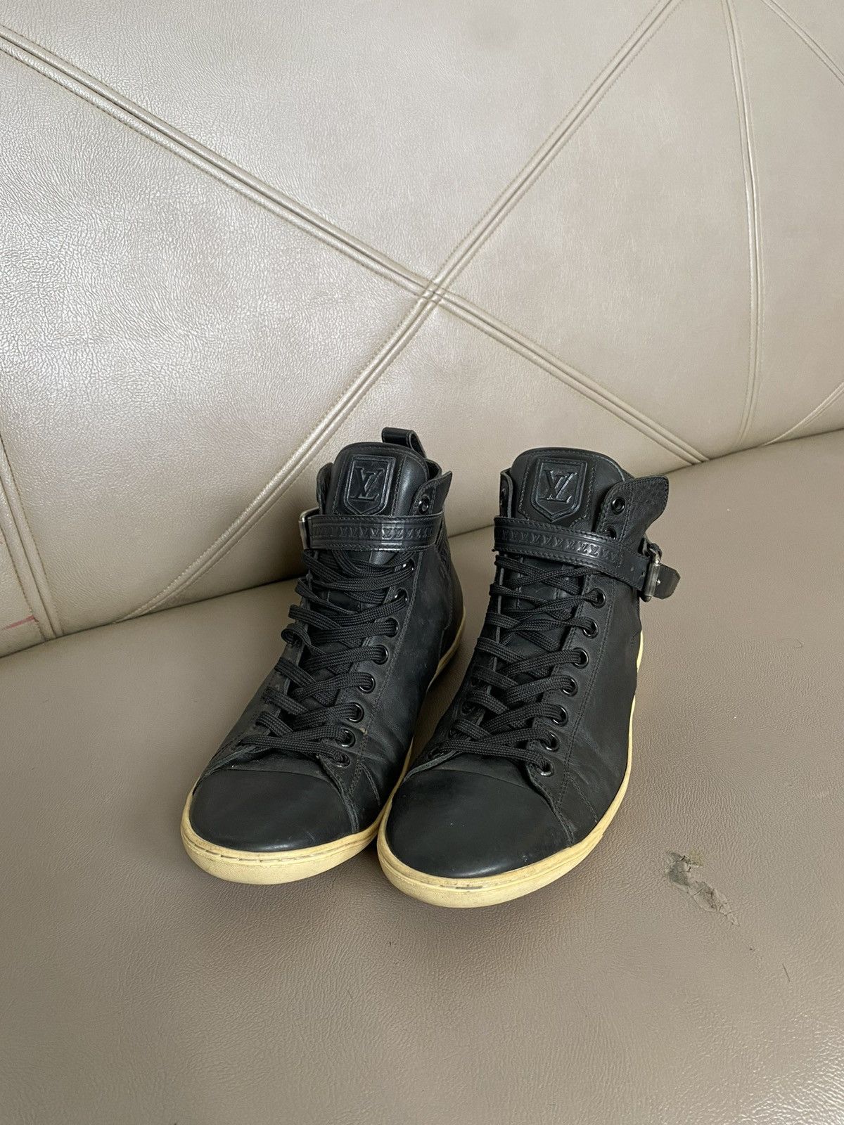 Louis Vuitton Vintage louis vuitton high top leather trainers Size US 11 / EU 44 - 2 Thumbnail