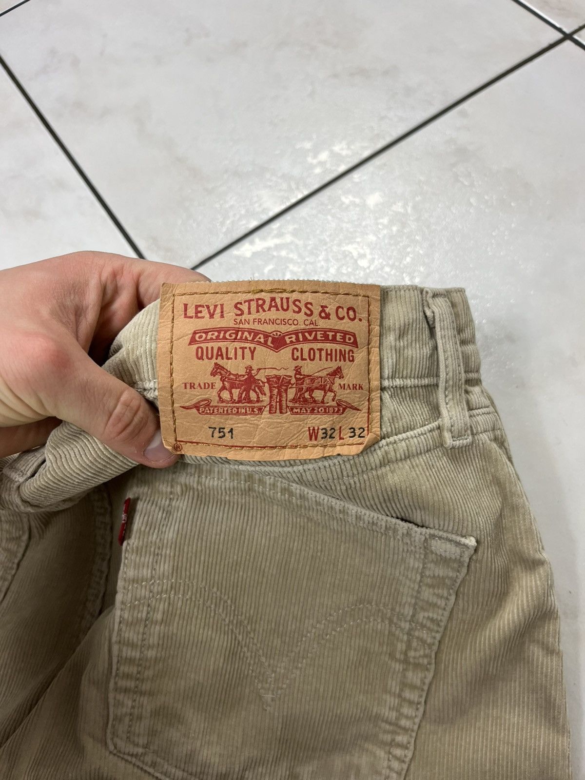 Levi's × Vintage Vintage Levi’s 751 corduroy velvet regular pants trousers Size US 32 / EU 48 - 20 Thumbnail