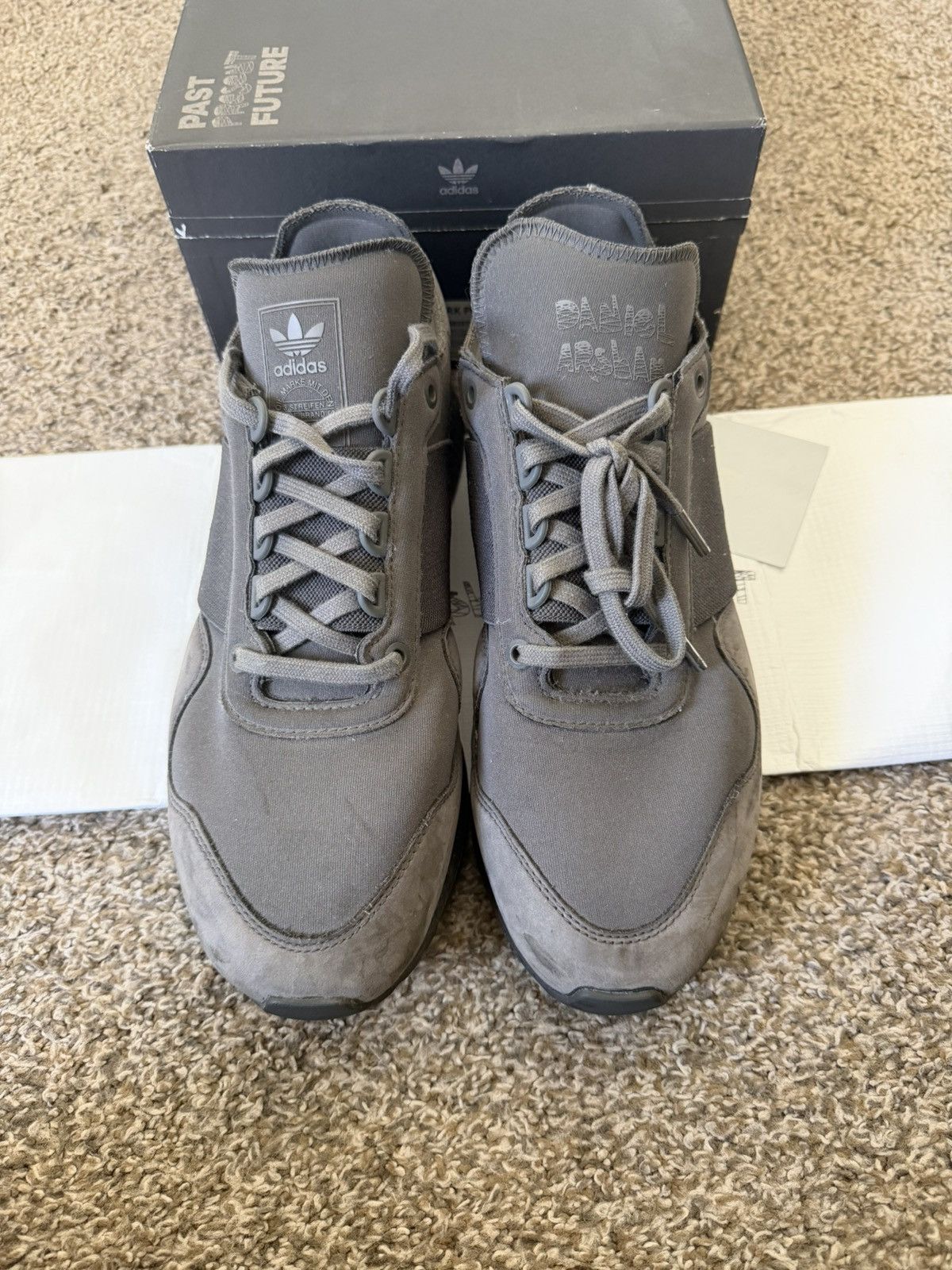 Adidas × Daniel Arsham Daniel Arsham Adidas New York Present Size US 11 / EU 44 - 3 Thumbnail