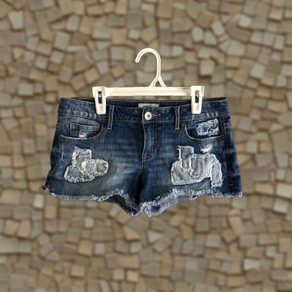 Vintage Aéropostale Denim Jean Shorts Womens Juniors Size 3/4 Mid Rise Blue Medium Wash 3/4? Size 27" / US 4 / IT 40 - 1 Thumbnail