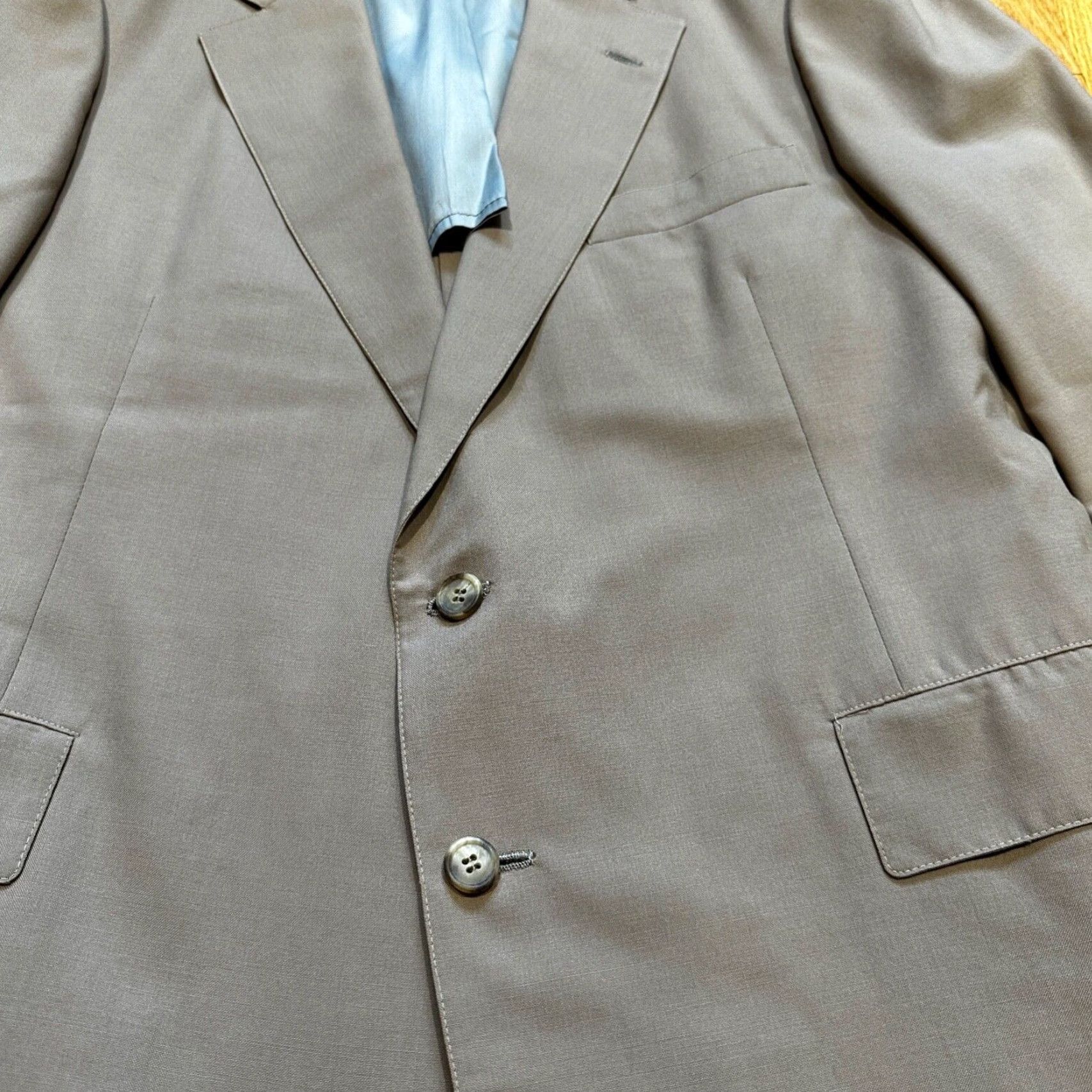 Vintage VINTAGE 1960s Rockabilly Beige Wool Suit Jacket Mens Size 44 Regular Waist 36 Inseam 29 Pants Size 44R - 3 Thumbnail