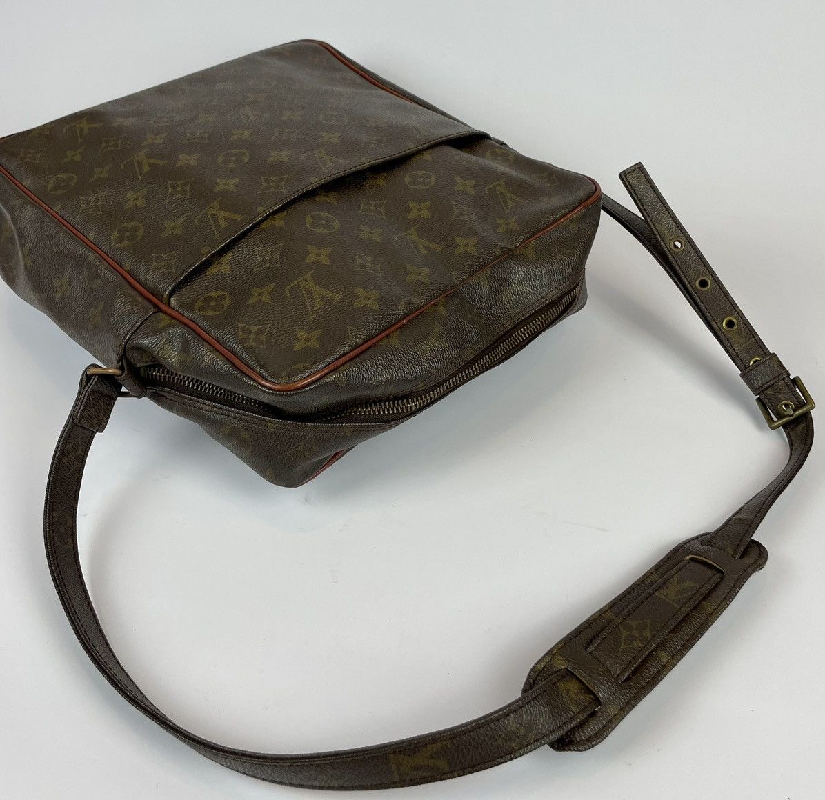 Louis Vuitton Louis Vuitton Marceau Crossbody Size ONE SIZE - 6 Thumbnail