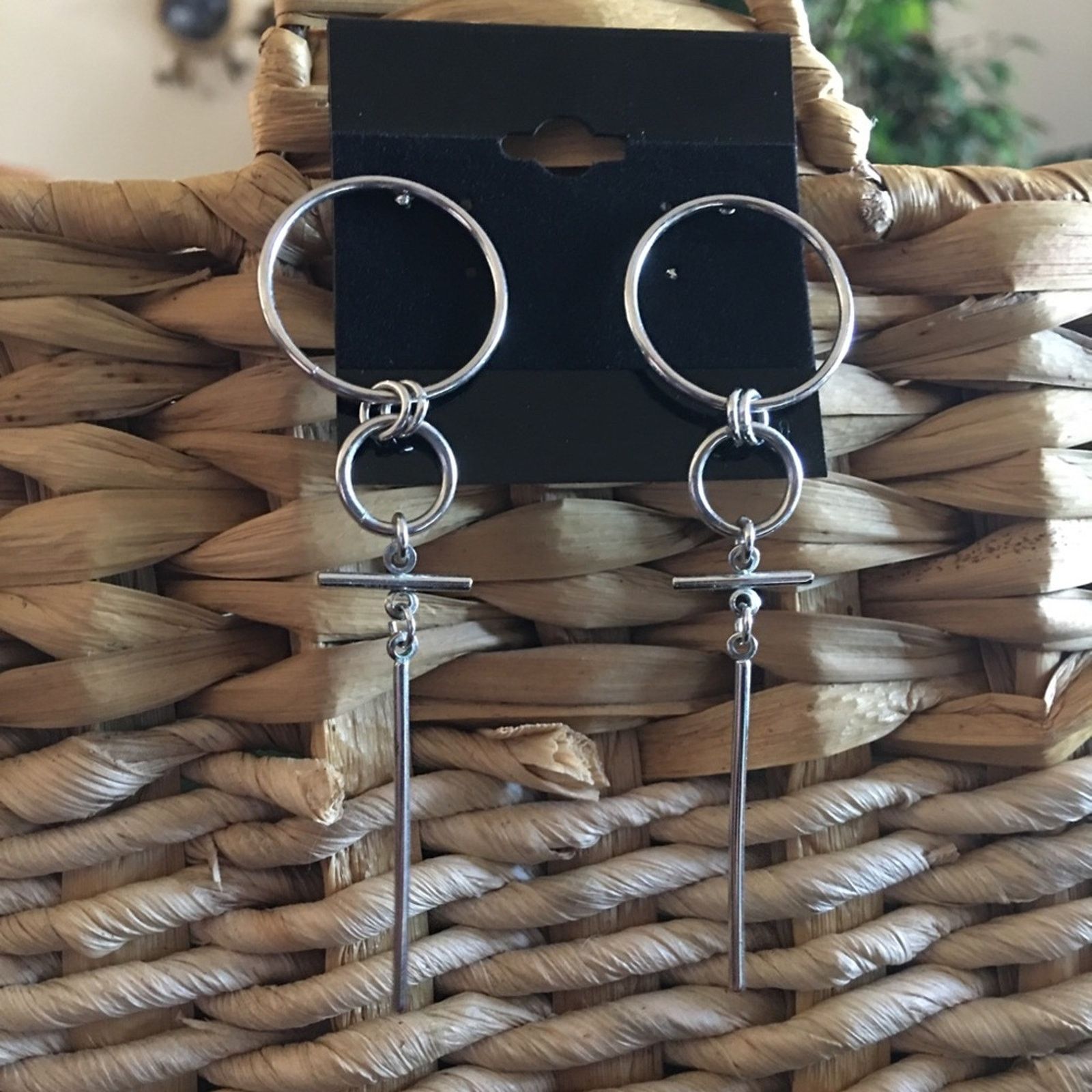 Jewelry Silver tone dagger tassel pierced earrings Size ONE SIZE - 1 Thumbnail