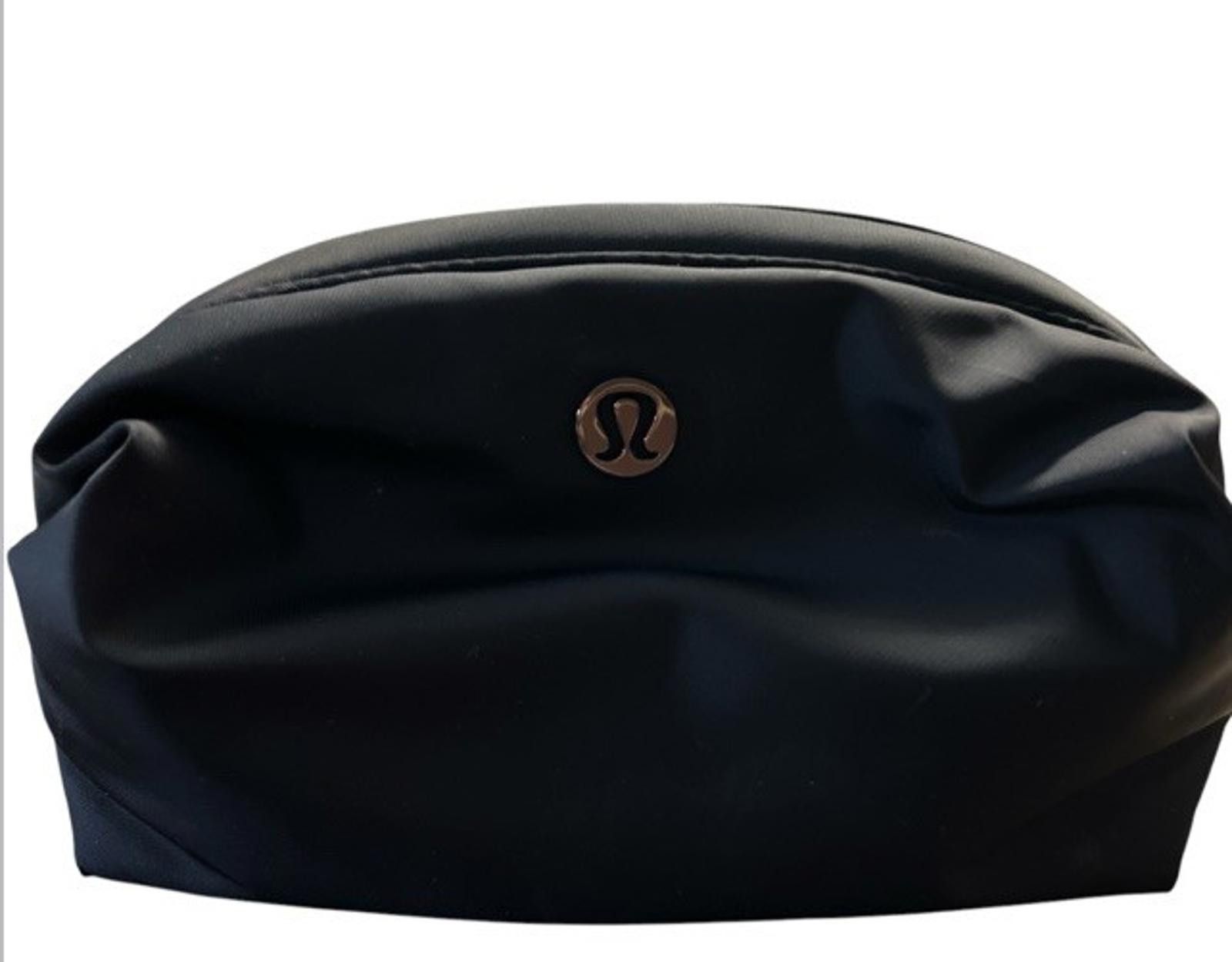Lululemon NWT Lululemon Go Getter Zip Pouch Mini Velour ~ Black Size ONE SIZE - 2 Thumbnail