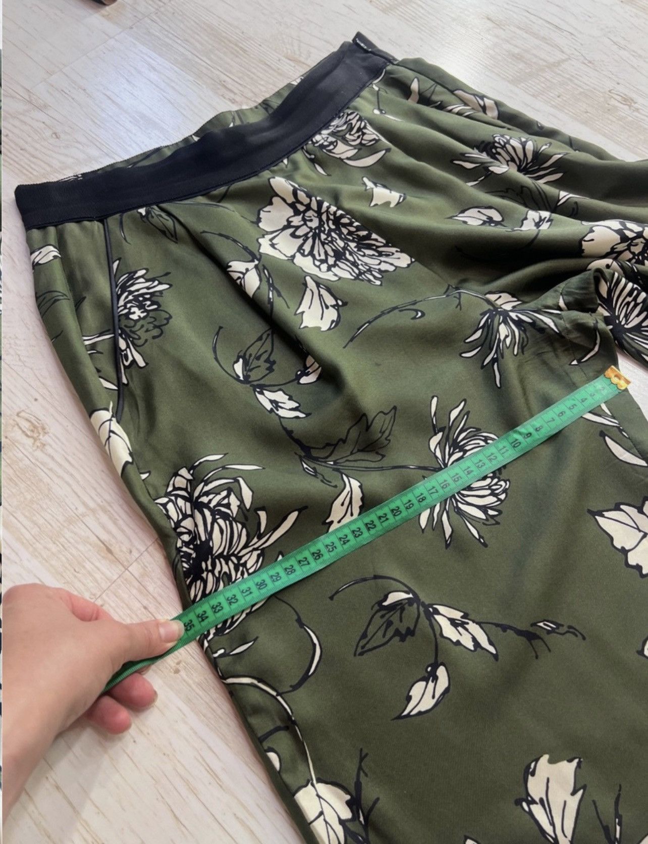 Moncler Moncler Silk Cropped Wide-Leg Pants – Floral Print – IT44 Size 30" / US 8 / IT 44 - 23 Thumbnail