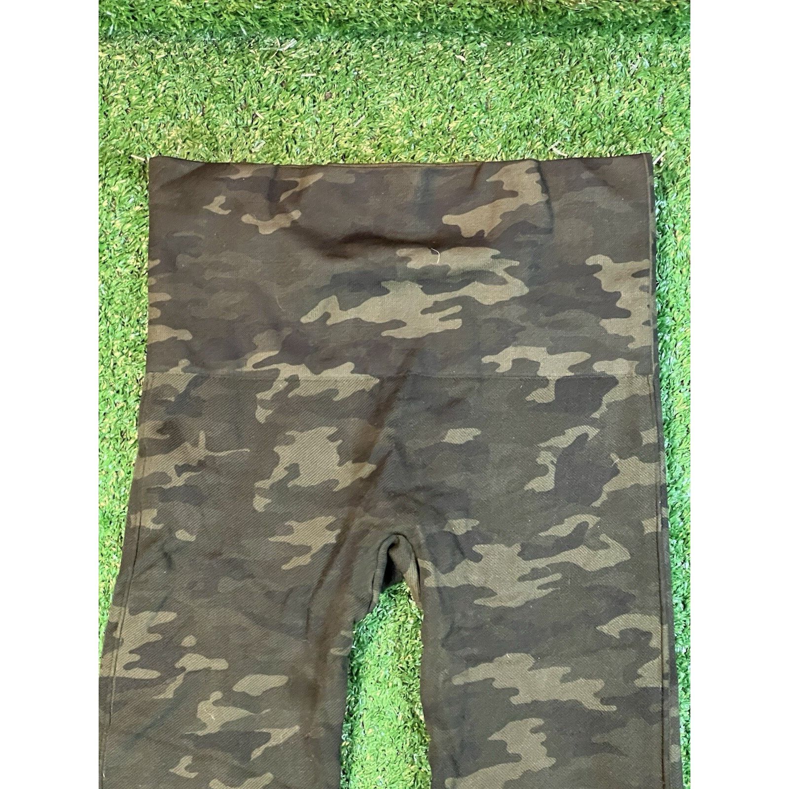 Spanx Spanx Womens Camouflage GreenLeggings Size Small Size 24" / US 00 / IT 34 - 2 Thumbnail