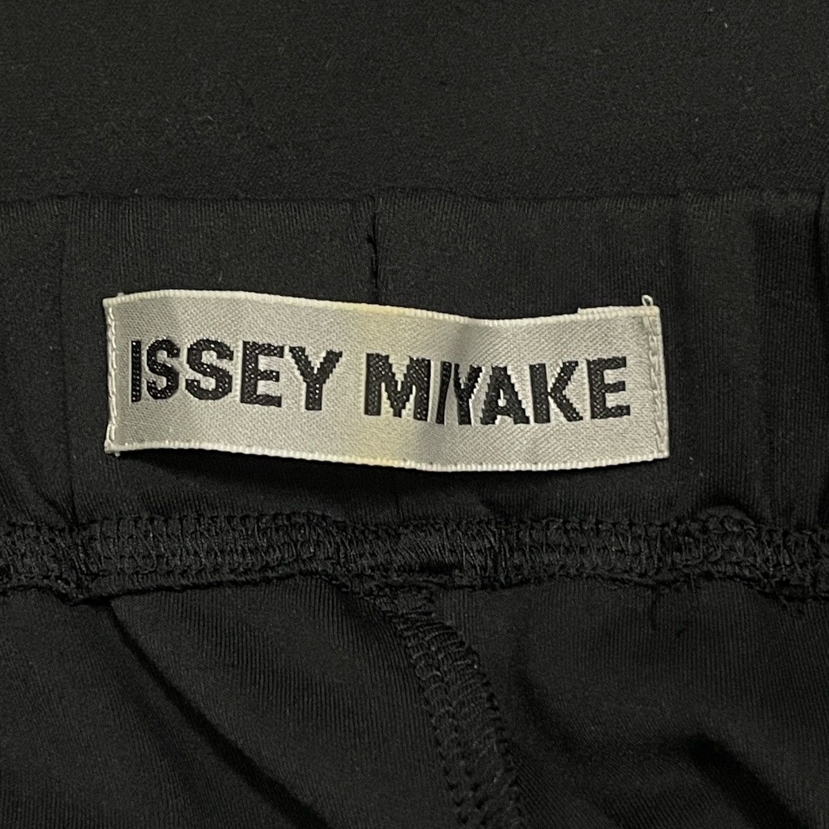Issey Miyake Issey Miyake SS11 IM Men Technical Pintuck Stretch Pants Size US 30 / EU 46 - 11 Thumbnail