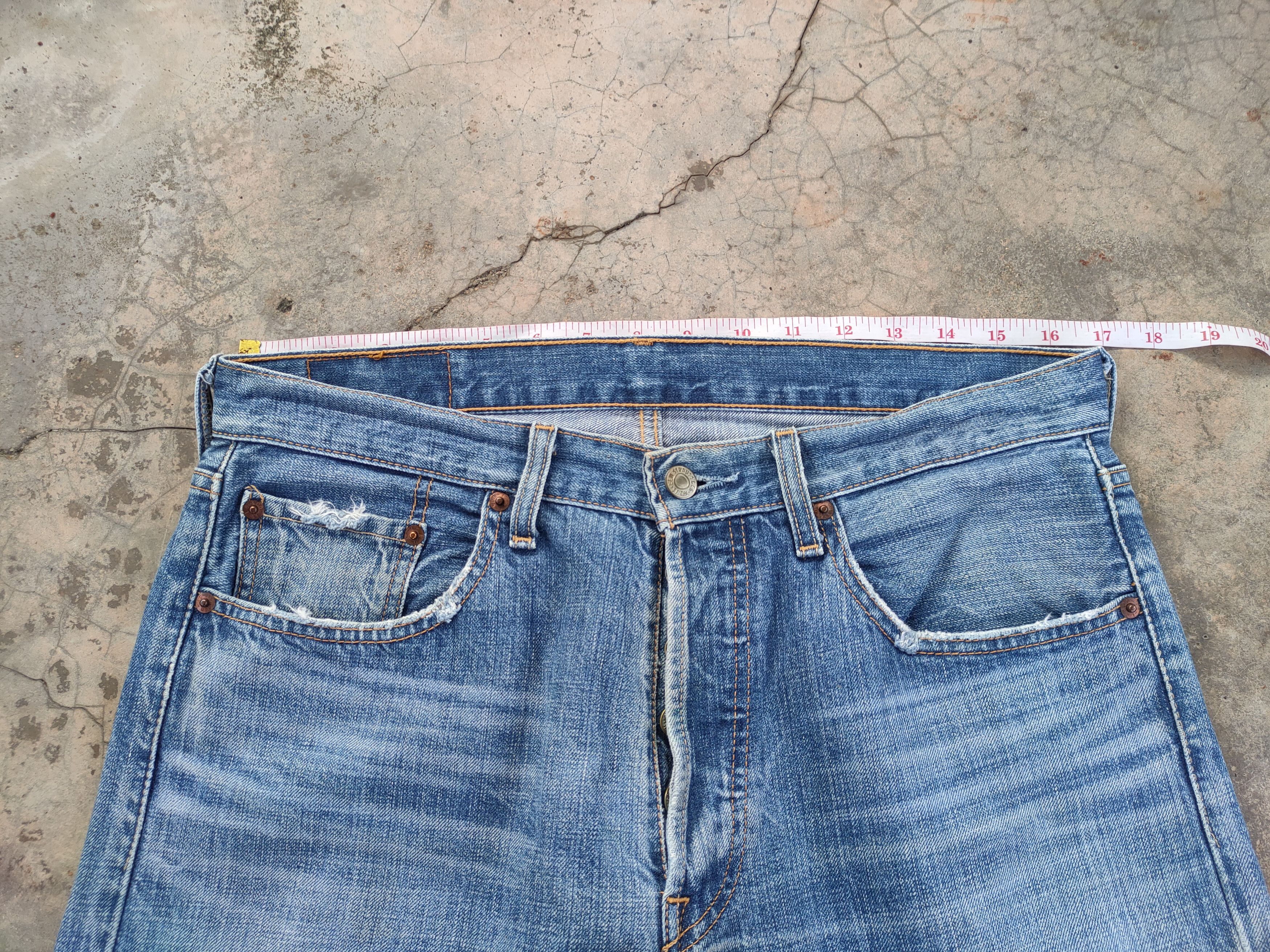 Levi's Vintage Clothing VINTAGE LEVI'S 501 FADED DISTRESSED DENIM JEAN PANTS Size US 33 - 6 Thumbnail