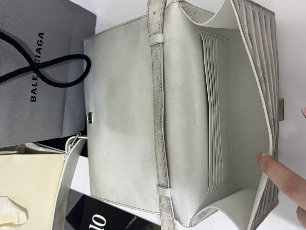 Balenciaga ✅Balenciaga CAR flap white distressed messenger bag Size ONE SIZE - 4 Thumbnail