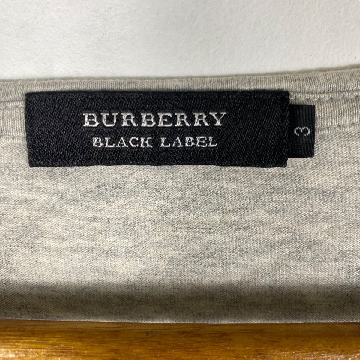 Burberry × Vintage BURBERRY BLACK LABEL Big Graphic V-Neck Tee Shirt Size 3 Size US L / EU 52-54 / 3 - 5 Thumbnail