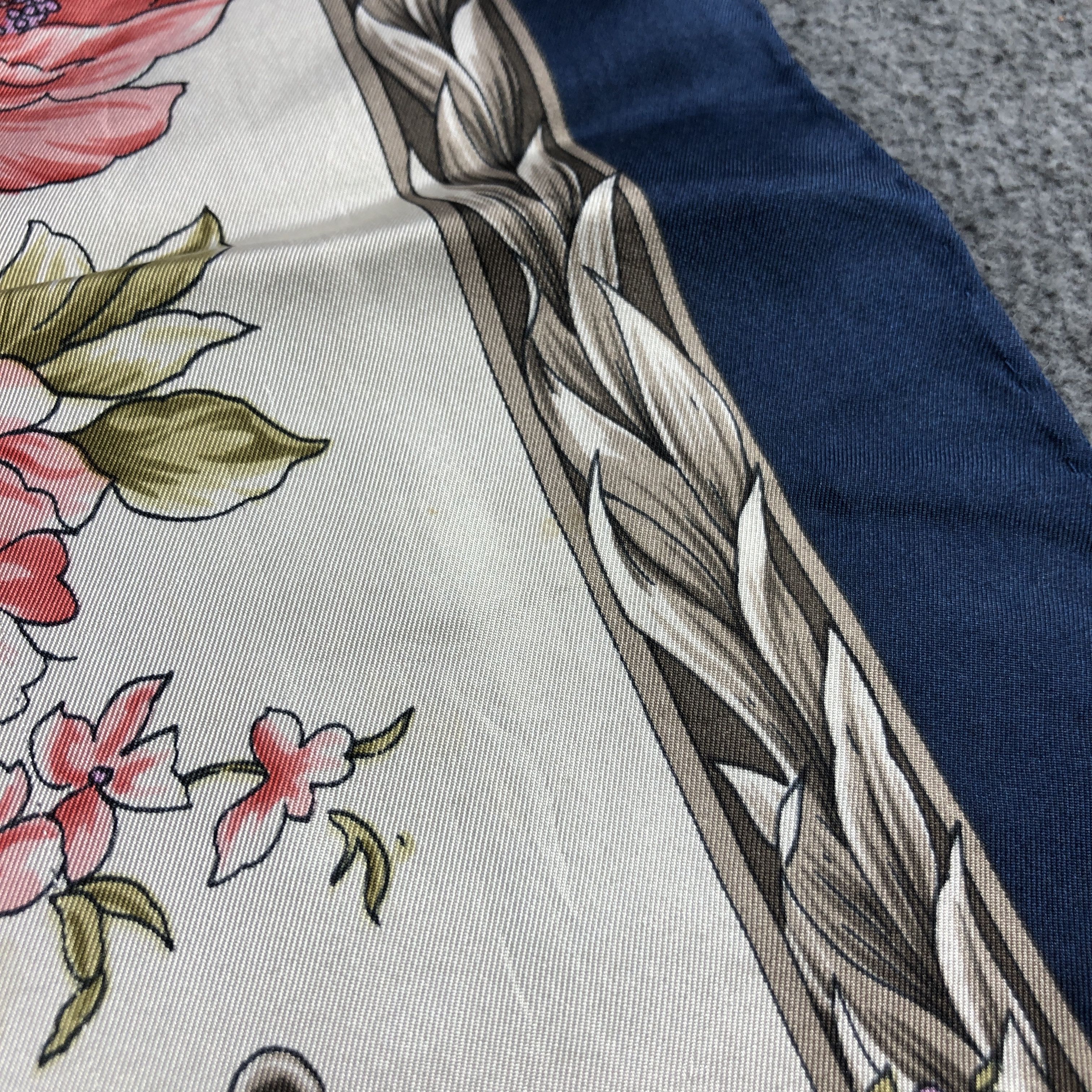 Japanese Brand Luxury Floral Silk Scarf M1372 Size ONE SIZE - 9 Thumbnail