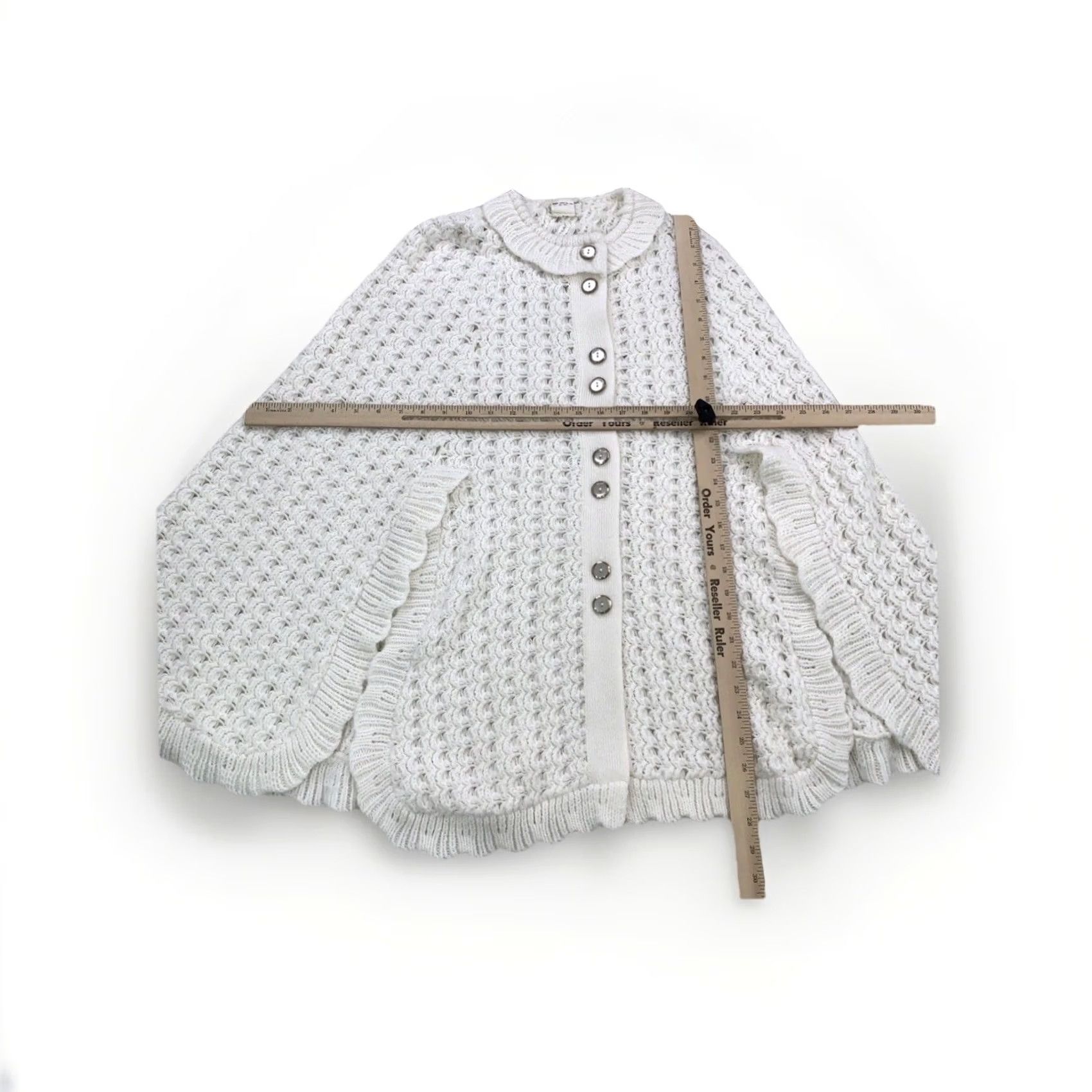 Vintage VINTAGE Sidney Gould Cape Womens One Size Ivory Knit USA Made 80s 90s Button Closure Cape for Casual Wear Size ONE SIZE - 4 Thumbnail