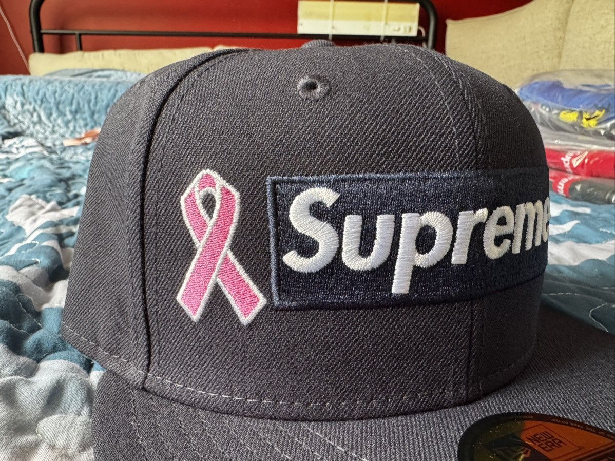 New Era × Supreme Supreme Breast Cancer Awareness Box Logo Fitted Hat Size ONE SIZE - 1 Thumbnail