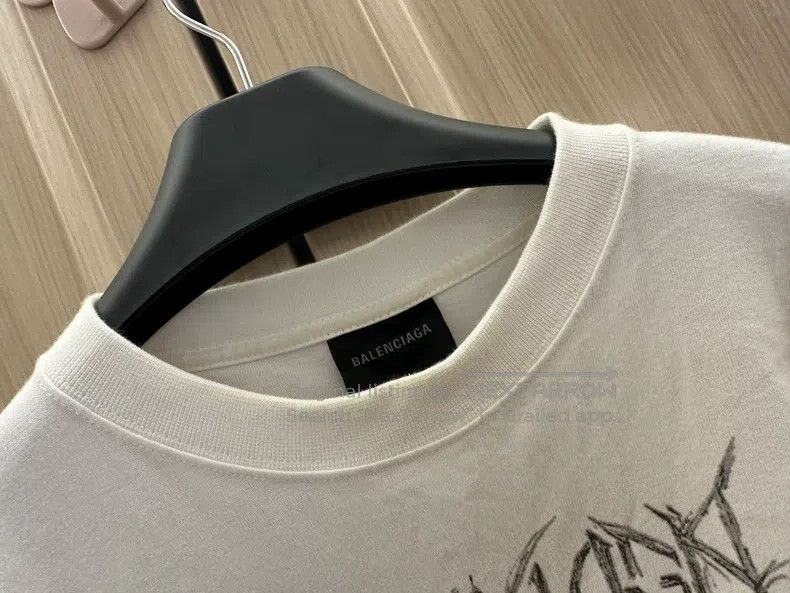 Balenciaga Balenciaga White Dragon Year Limited Full Logo Letter Shor Size US S / EU 44-46 / 1 - 4 Thumbnail