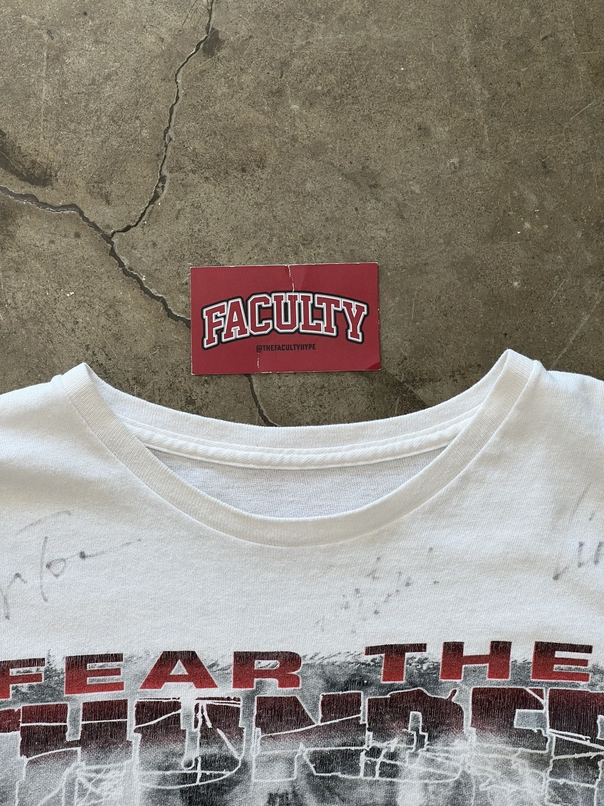 NASCAR × Vintage Vintage Fear the Thunder Bristol Dragway Signatures Tee XL Size US XL / EU 56 / 4 - 3 Thumbnail